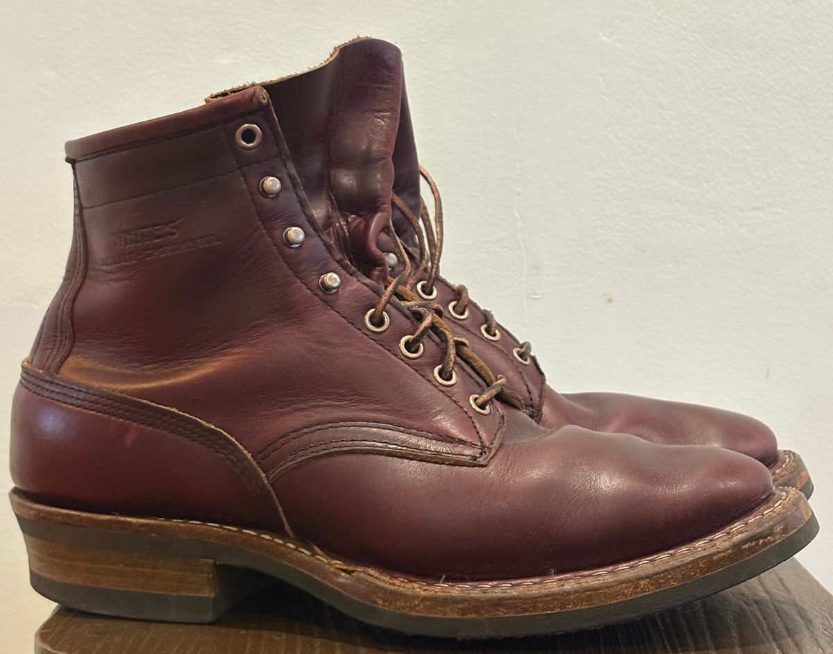 Photo by Sheparza on January 5, 2026 of the White's 350 Cruiser in Horween Burgundy Chromexcel.