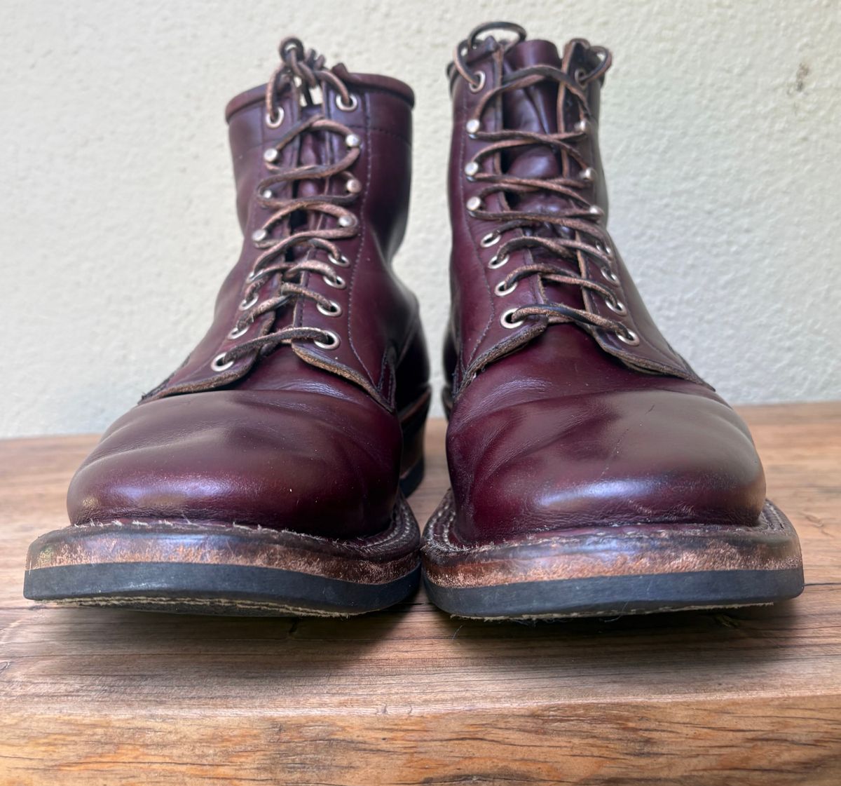 Photo by Sheparza on April 5, 2026 of the White's 350 Cruiser in Horween Burgundy Chromexcel.