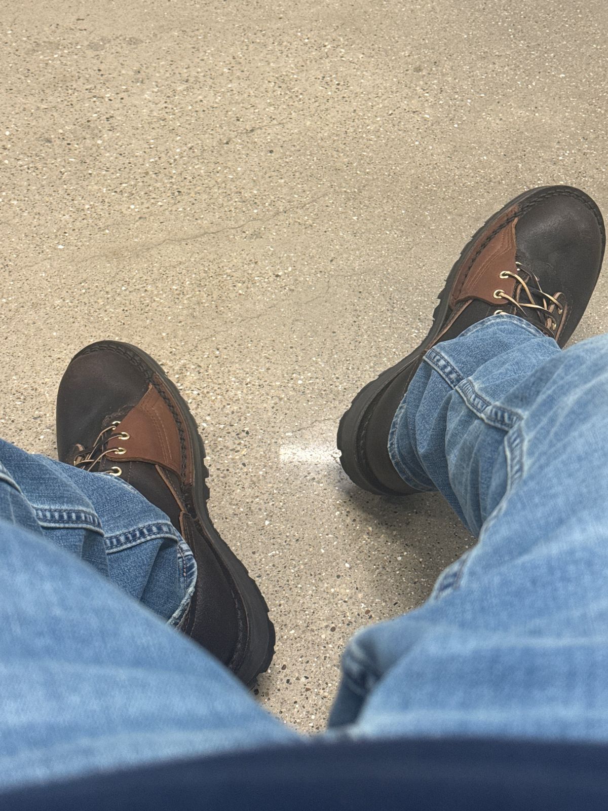 Photo by ReedFan on November 3, 2025 of the Nicks x Rose Anvil ND3 in Horween Brown Waxed Flesh & Seidel 1964 Brown.