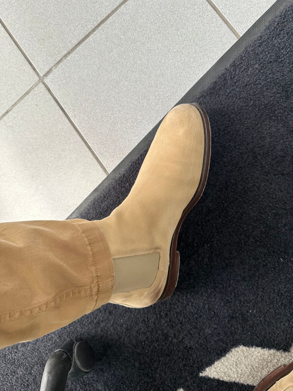 Photo by lacesonthelot on June 13, 2025 of the Koio Trento in Cardamom Suede.