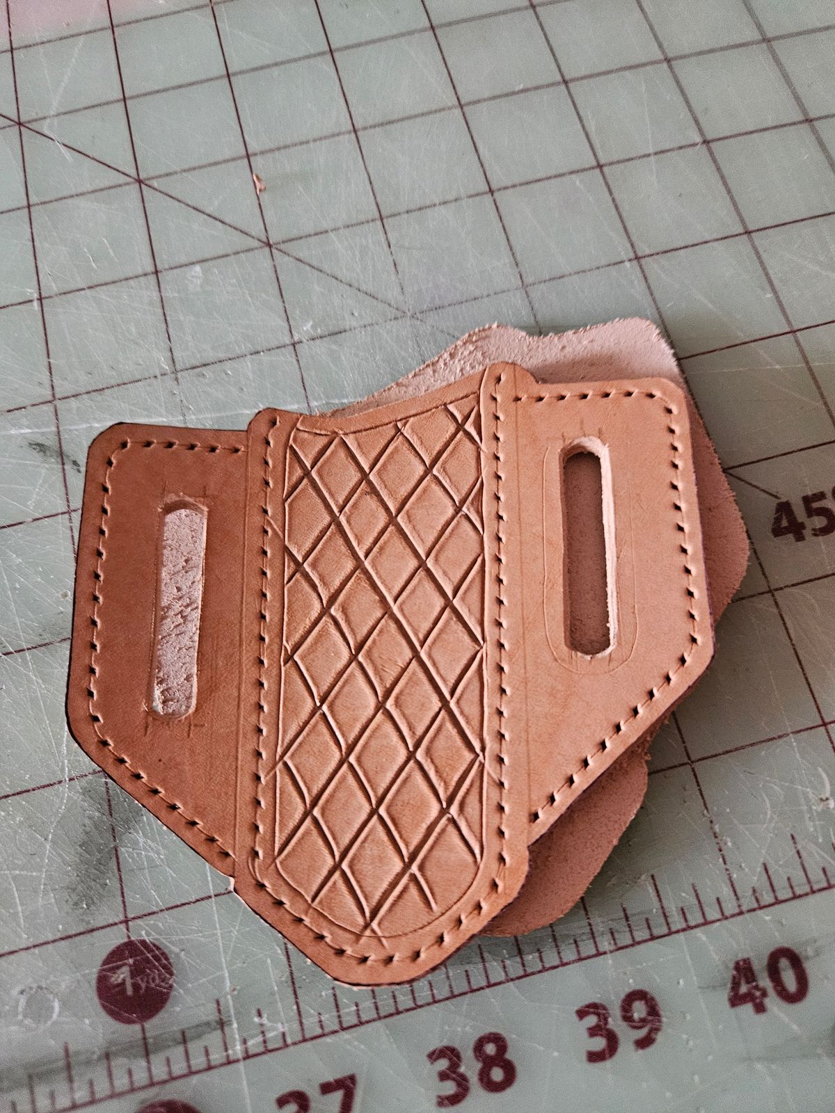Photo by Jakesleather1505 on April 12, 2025 of the Self Made Buck 112 Belt Sheath in 5oz Veg Tan.