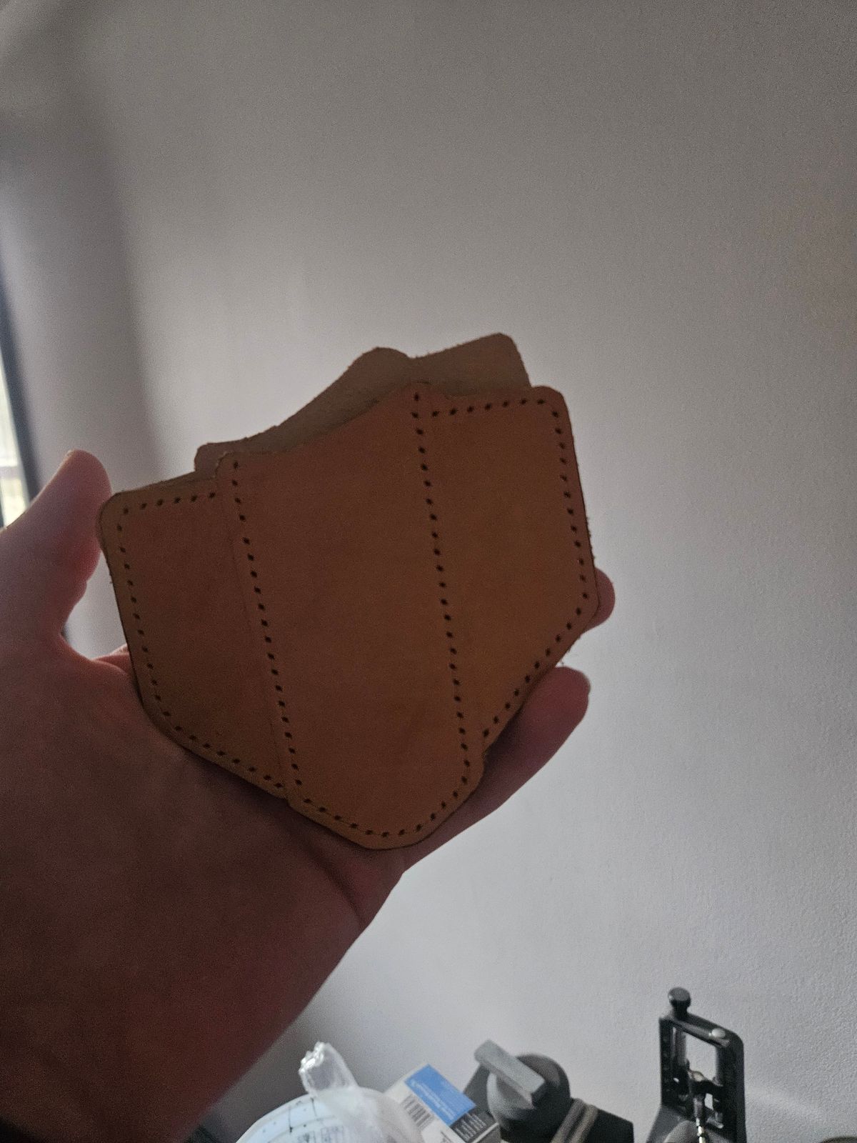 Photo by Jakesleather1505 on March 22, 2025 of the Self Made Buck 112 Belt Sheath in 5oz Veg Tan.