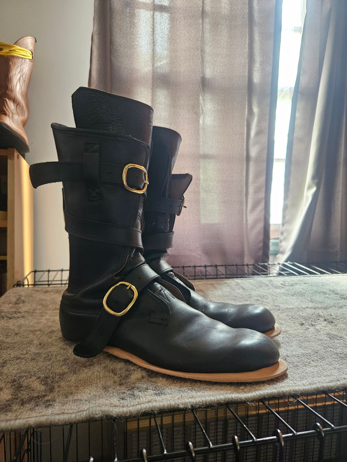 Photo by Jakesleather1505 on August 28, 2025 of the Unknown Maker Tanker in Unknown Black Leather Lined Throughout Boot.