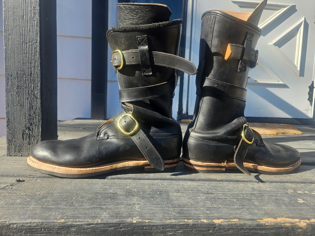 Photo by Jakesleather1505 on September 5, 2025 of the Unknown Maker Tanker in Unknown Black Leather Lined Throughout Boot.