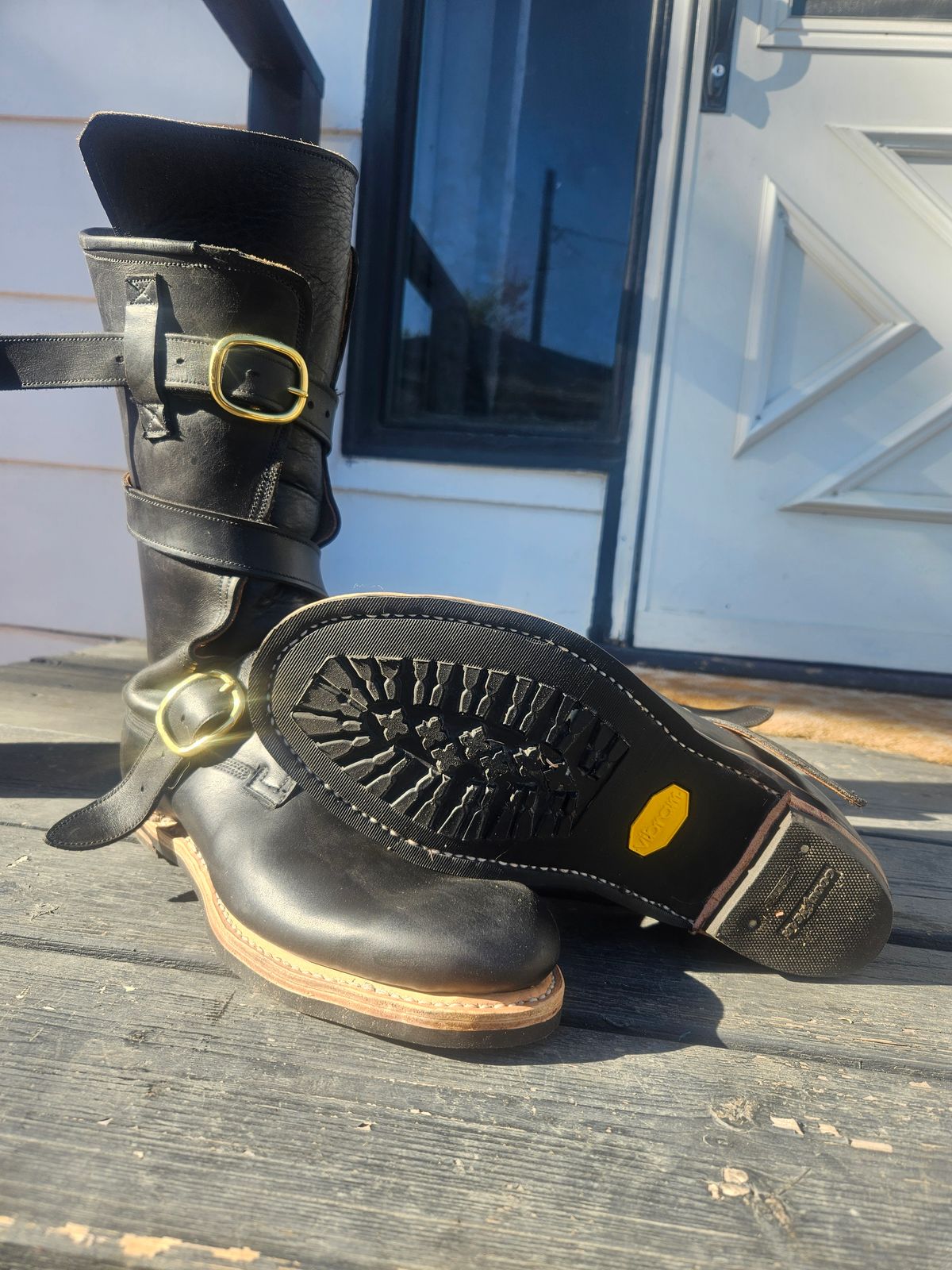 Photo by Jakesleather1505 on September 5, 2025 of the Unknown Maker Tanker in Unknown Black Leather Lined Throughout Boot.
