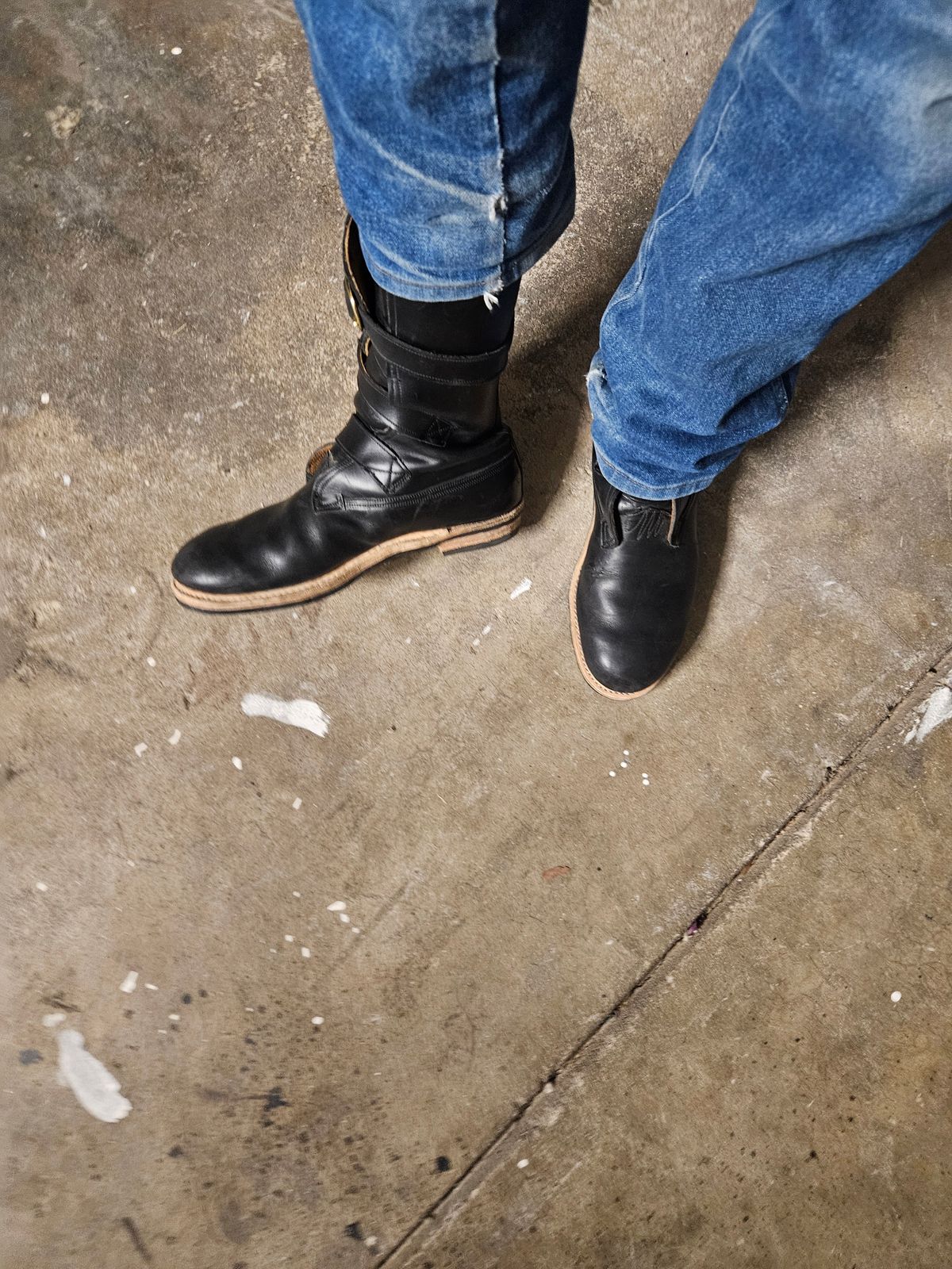 Photo by Jakesleather1505 on September 15, 2025 of the Unknown Maker Tanker in Unknown Black Leather Lined Throughout Boot.