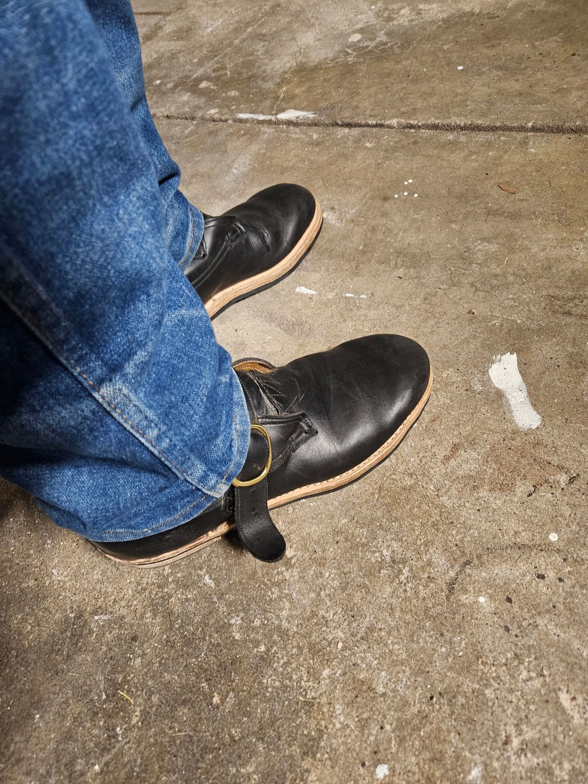 Photo by Jakesleather1505 on September 15, 2025 of the Unknown Maker Tanker in Unknown Black Leather Lined Throughout Boot.