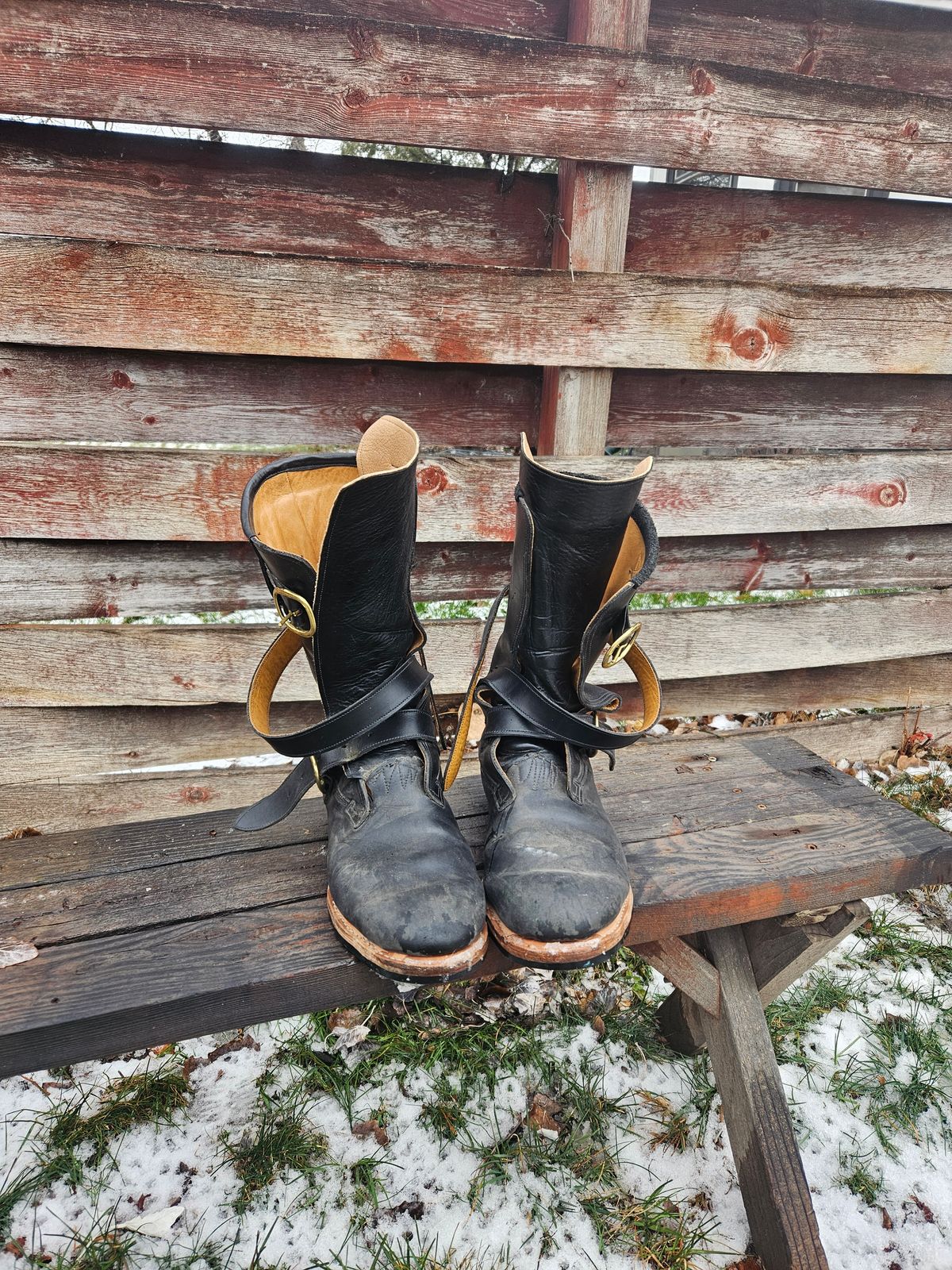 Photo by Jakesleather1505 on December 2, 2025 of the Unknown Maker Tanker in Unknown Black Leather Lined Throughout Boot.