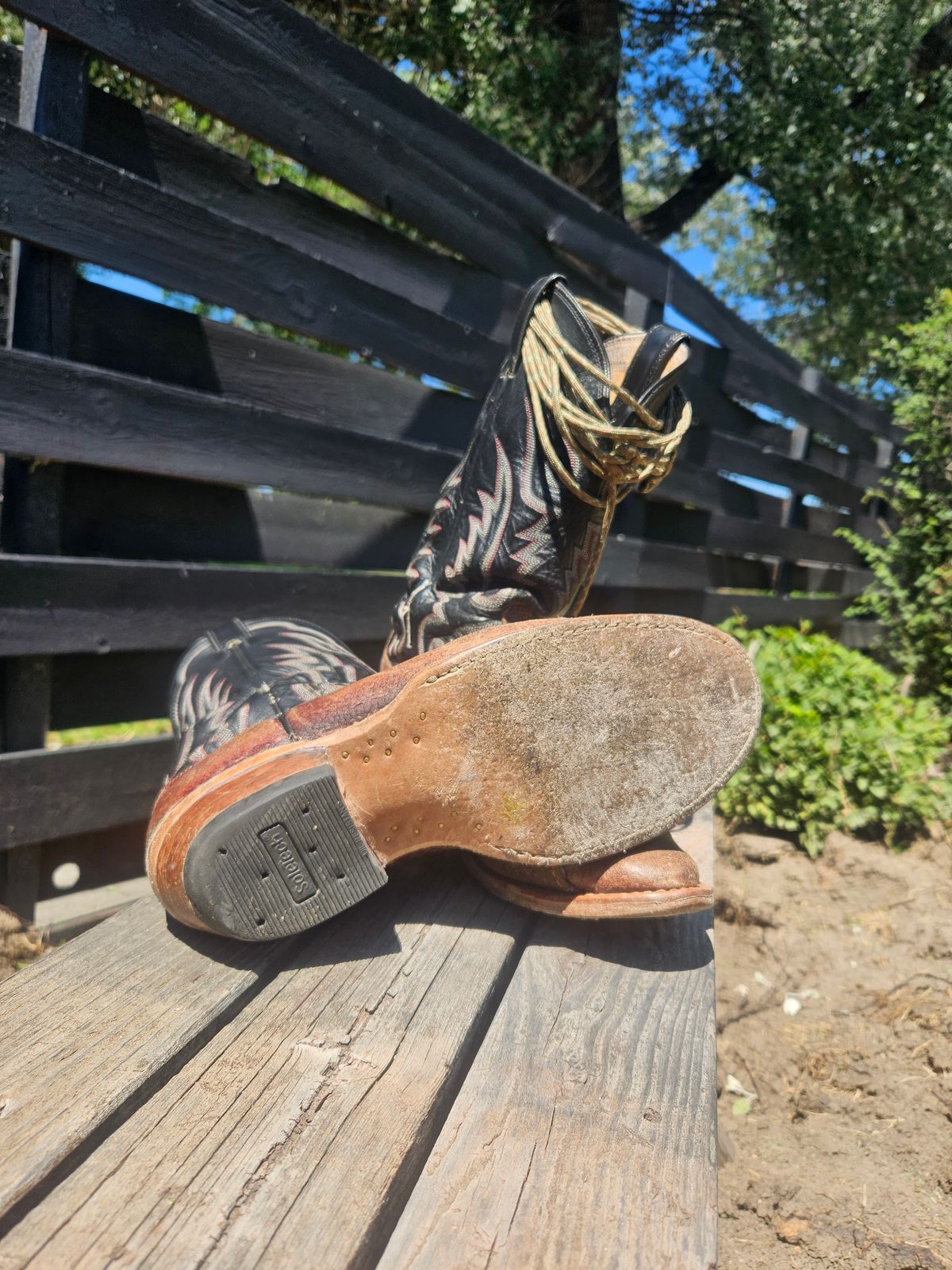 Photo by Jakesleather1505 on July 8, 2025 of the Justin Boots 1505 in Dark Cherry Bullhide.