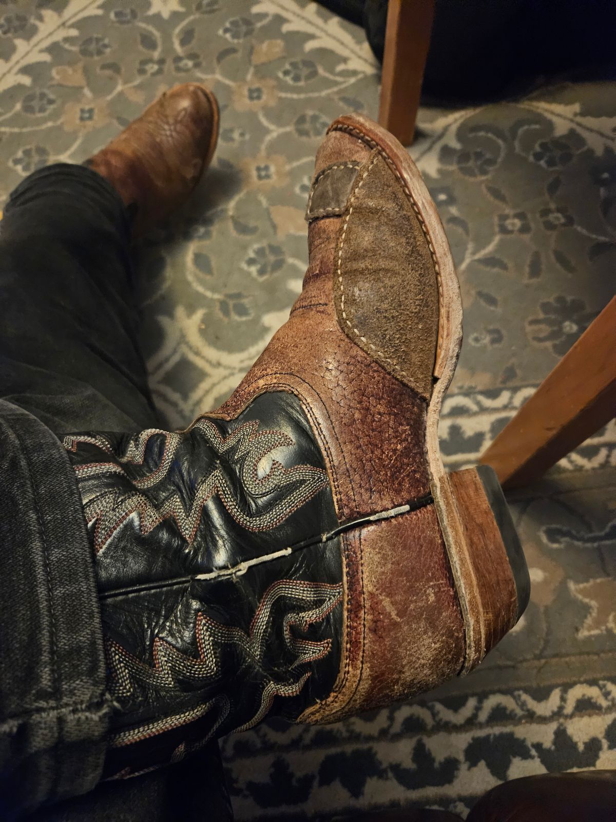 Photo by Jakesleather1505 on October 22, 2025 of the Justin Boots 1505 in Dark Cherry Bullhide.