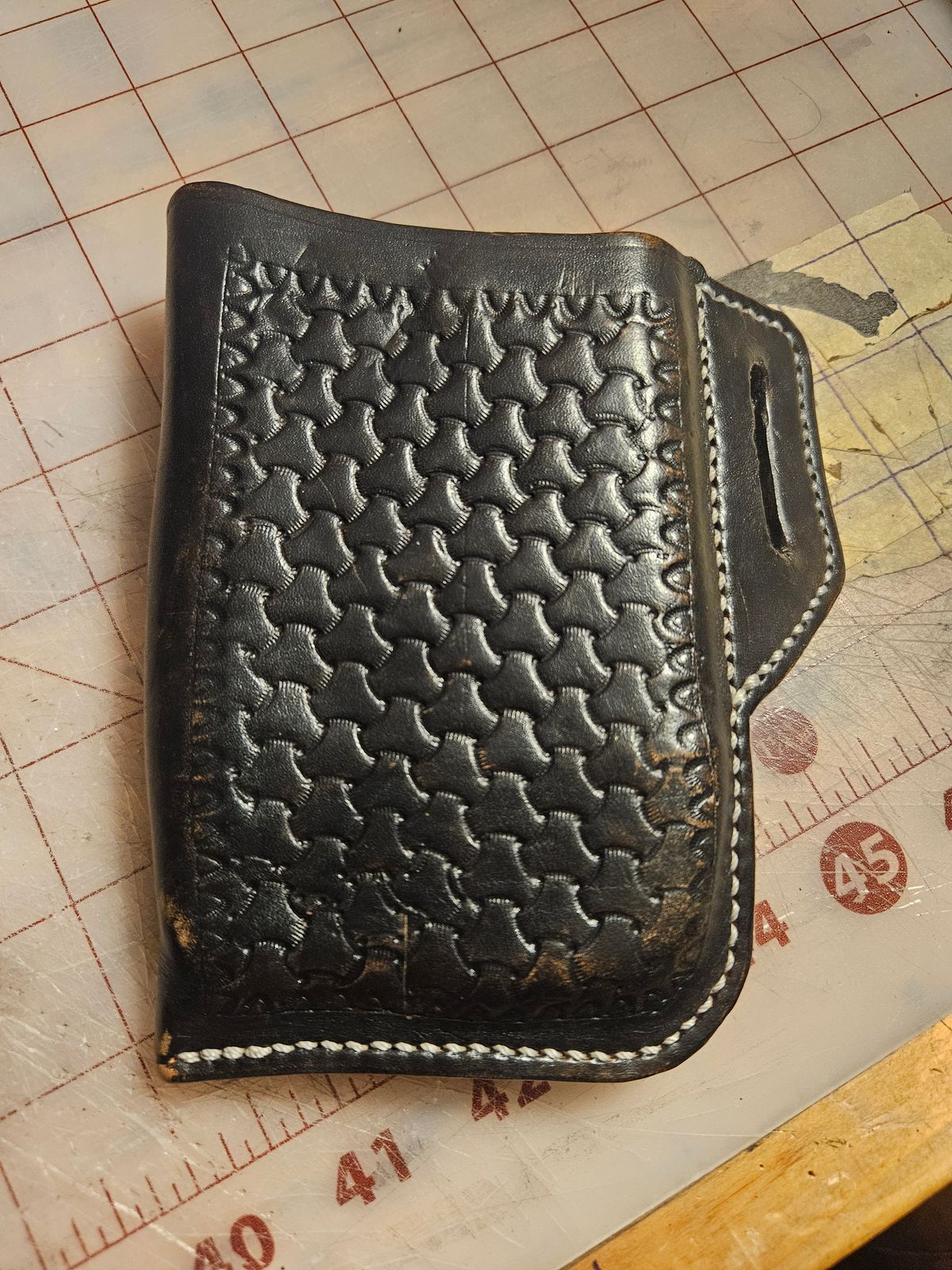 Photo by Jakesleather1505 on November 1, 2025 of the Self Made Phone Case in 3mm Natural Veg Tan.