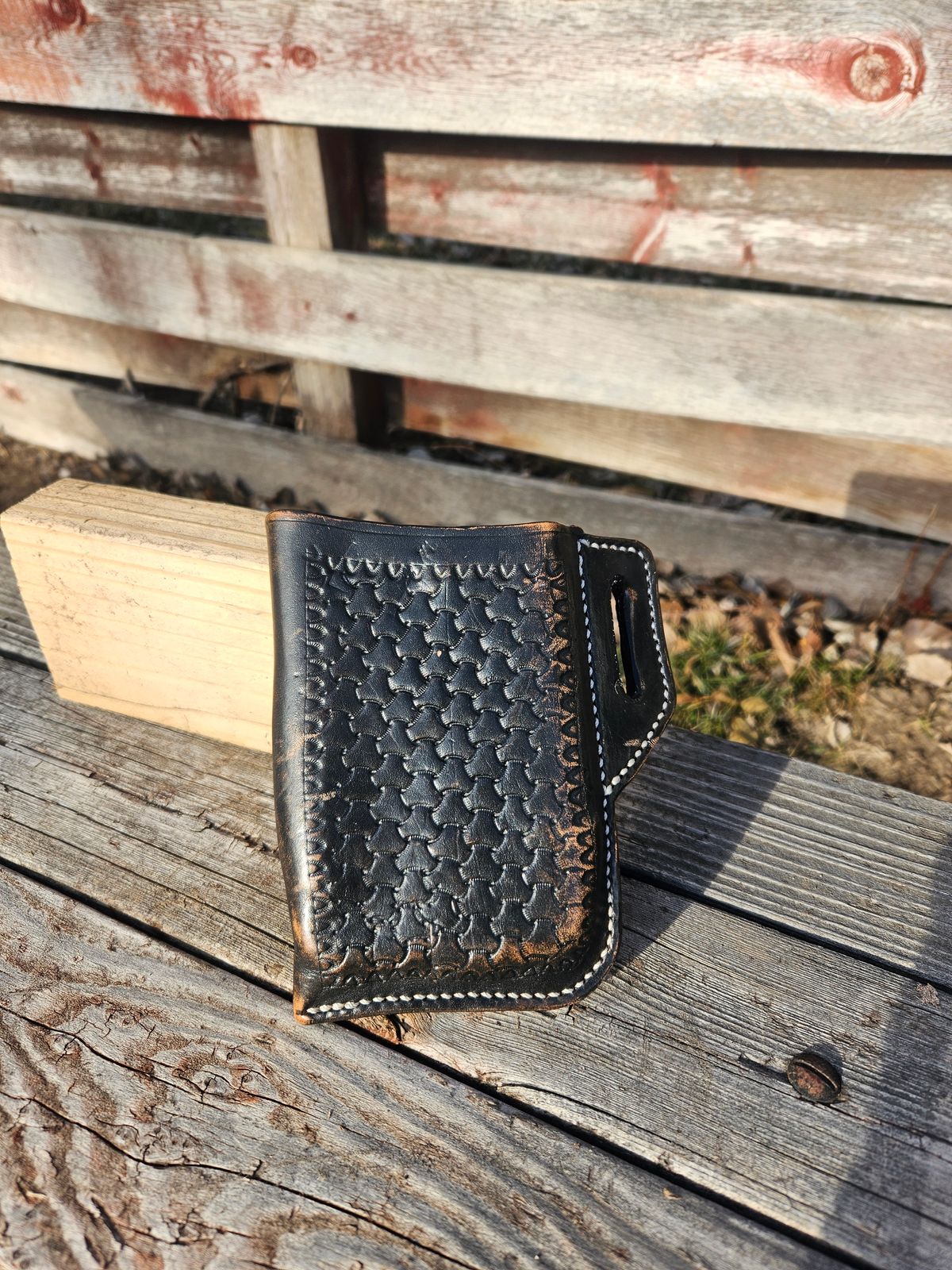 Photo by Jakesleather1505 on January 2, 2026 of the Self Made Phone Case in 3mm Natural Veg Tan.