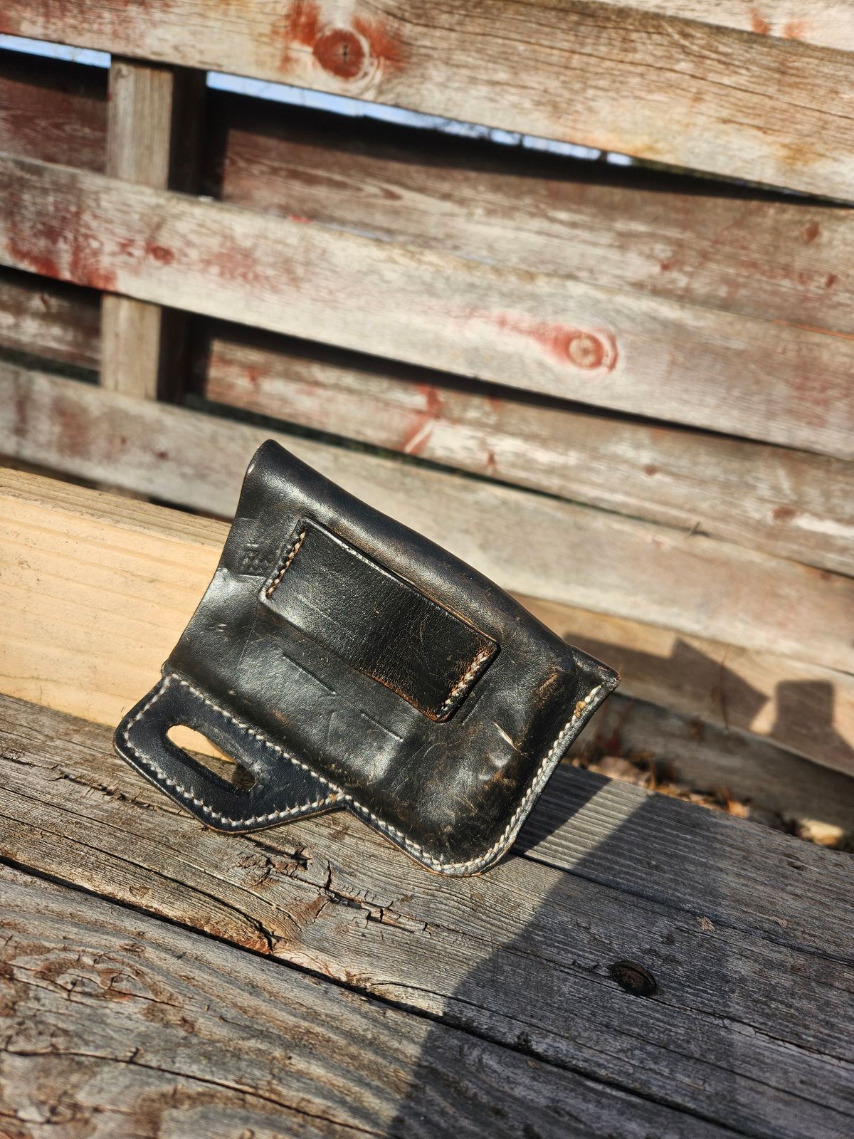 Photo by Jakesleather1505 on January 2, 2026 of the Self Made Phone Case in 3mm Natural Veg Tan.