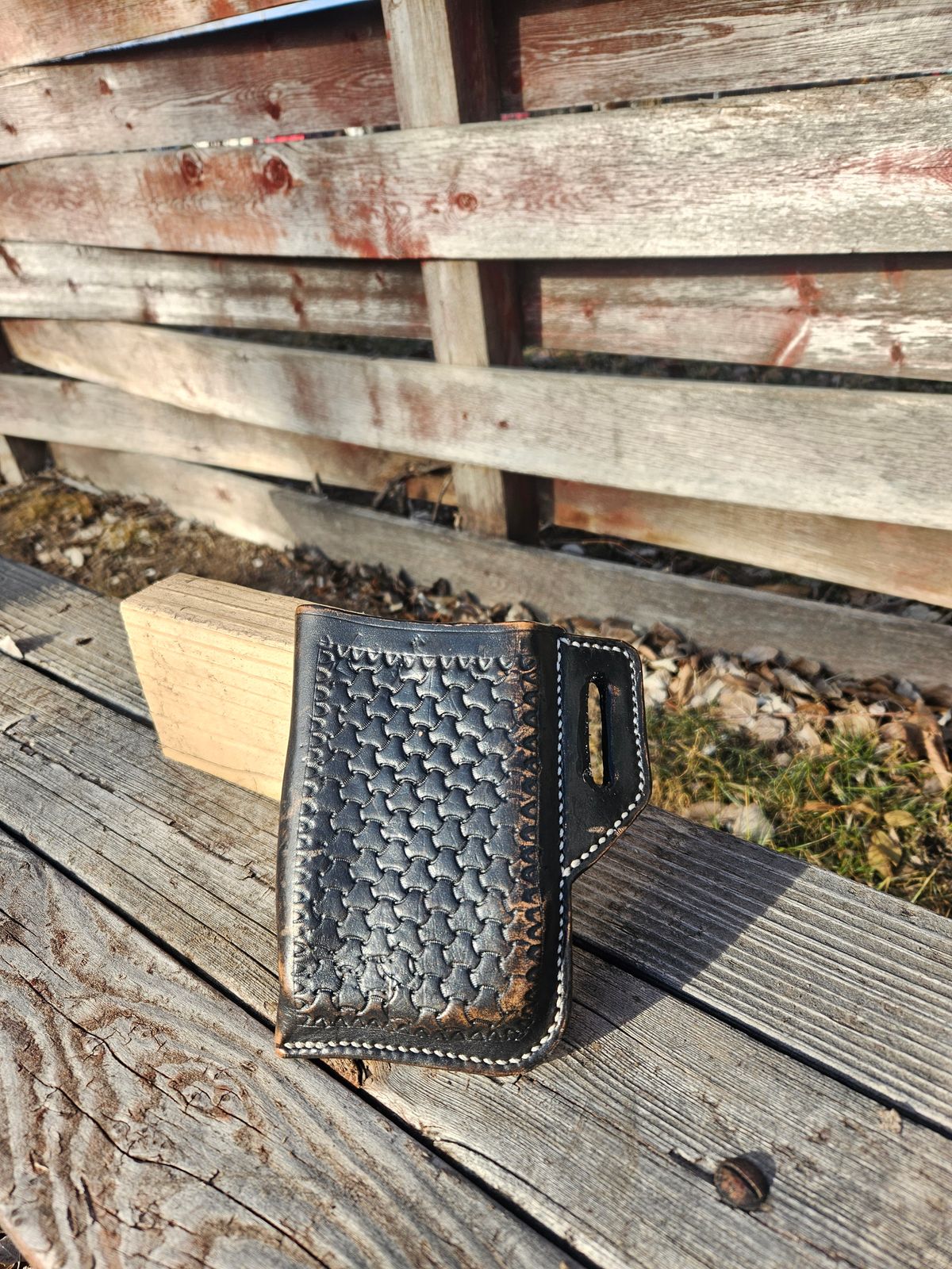 Photo by Jakesleather1505 on January 2, 2026 of the Self Made Phone Case in 3mm Natural Veg Tan.