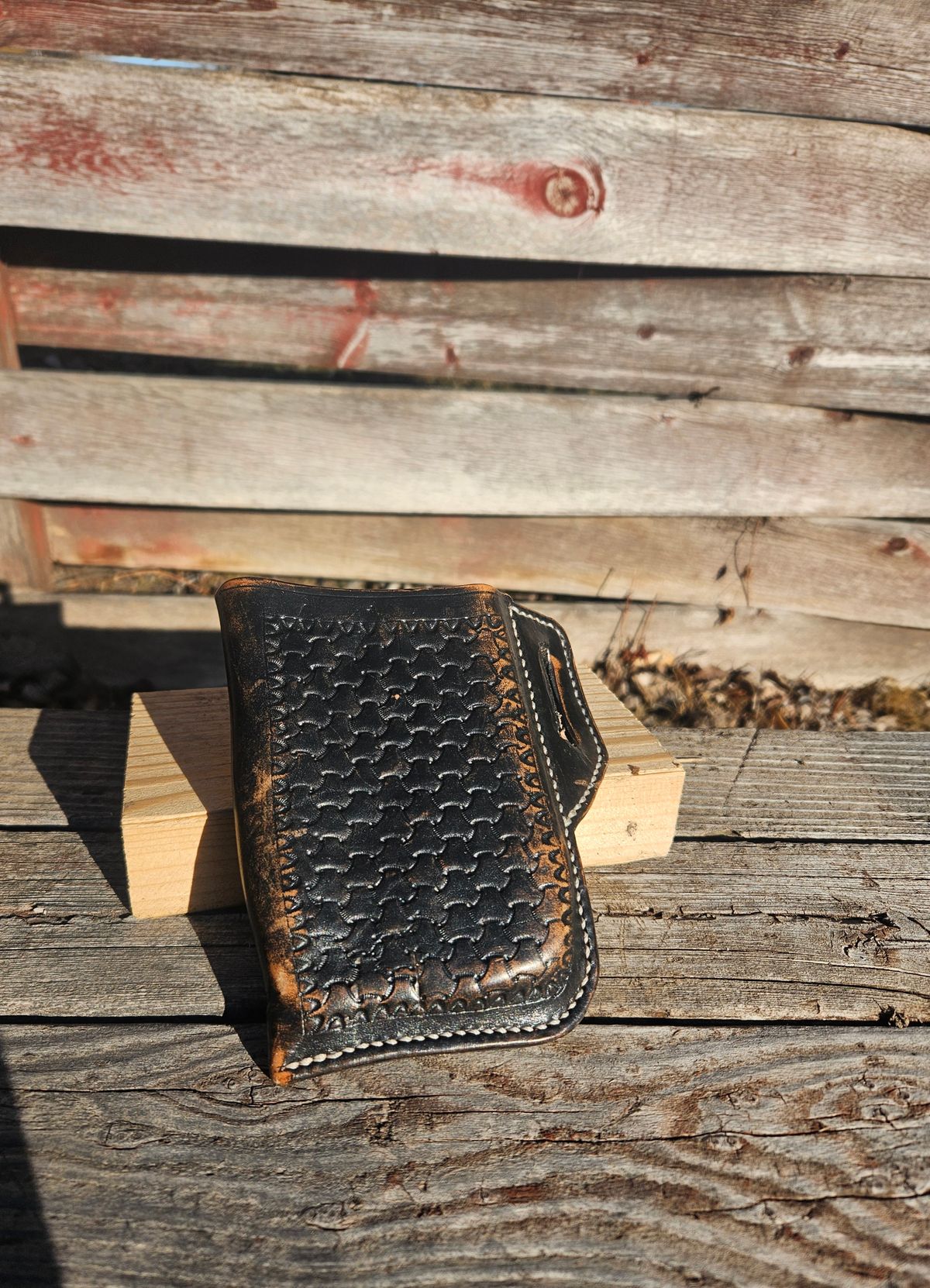 Photo by Jakesleather1505 on February 3, 2026 of the Self Made Phone Case in 3mm Natural Veg Tan.