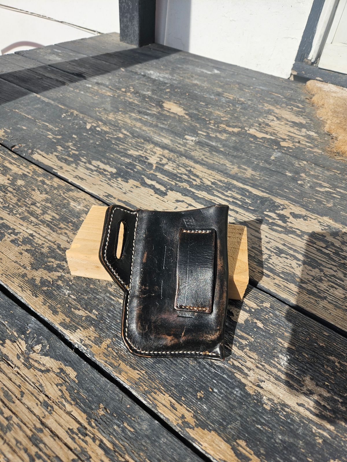 Photo by Jakesleather1505 on March 3, 2026 of the Self Made Phone Case in 3mm Natural Veg Tan.