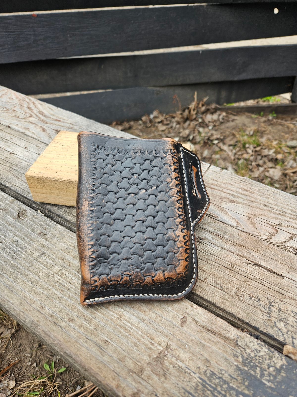 Photo by Jakesleather1505 on April 2, 2026 of the Self Made Phone Case in 3mm Natural Veg Tan.