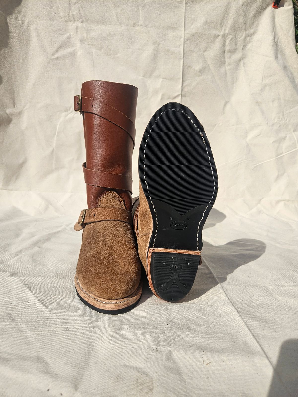 Photo by Jakesleather1505 on September 29, 2025 of the Self Made Cowboy Tanker in 6oz Russet Cowhide.