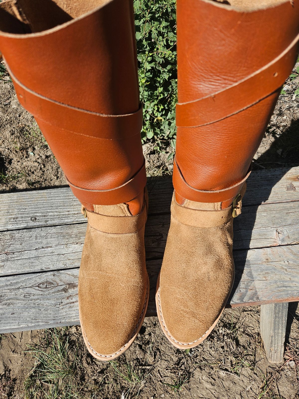 Photo by Jakesleather1505 on September 30, 2025 of the Self Made Cowboy Tanker in 6oz Russet Cowhide.