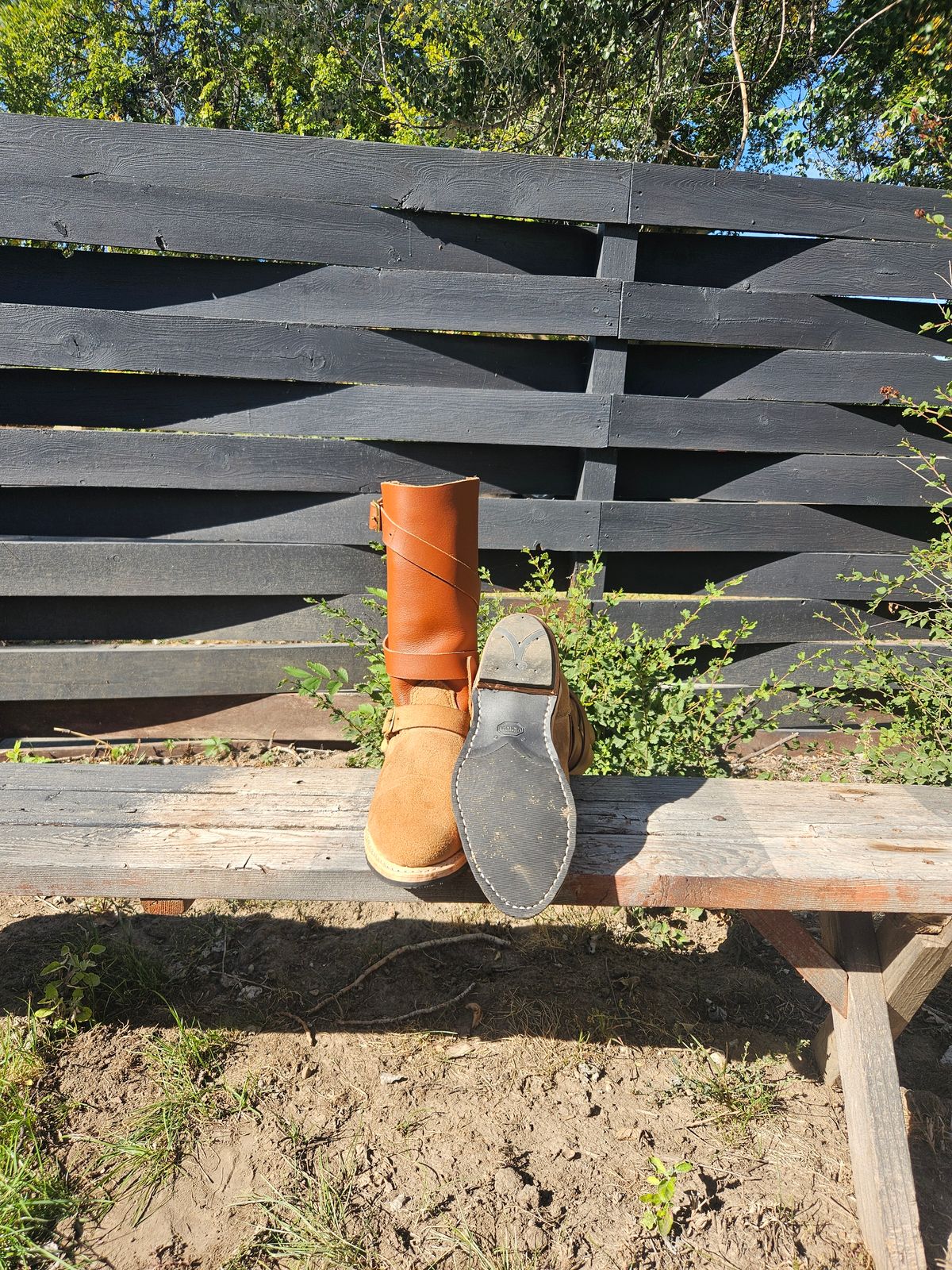 Photo by Jakesleather1505 on September 30, 2025 of the Self Made Cowboy Tanker in 6oz Russet Cowhide.