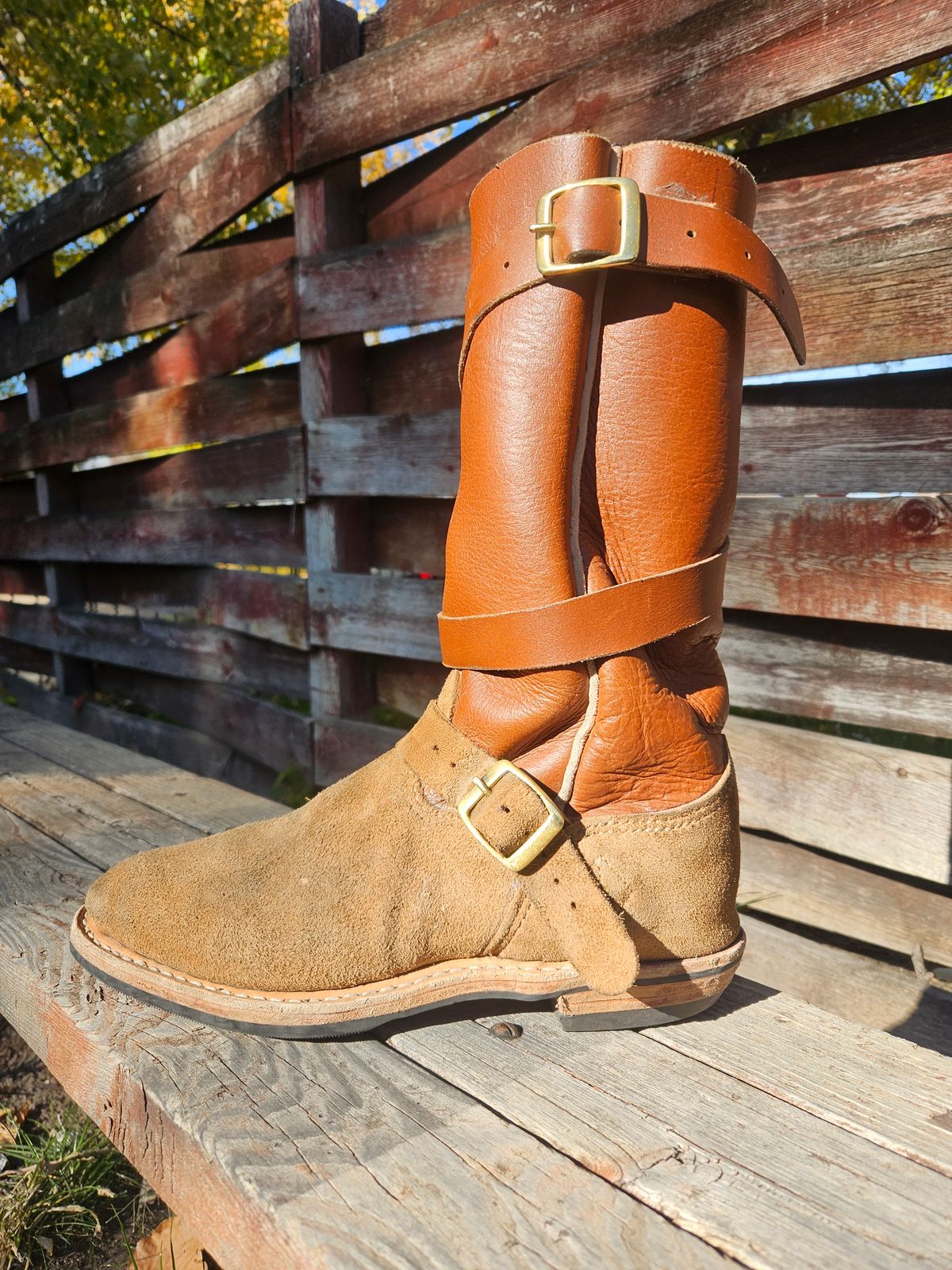 Photo by Jakesleather1505 on November 3, 2025 of the Self Made Cowboy Tanker in 6oz Russet Cowhide.