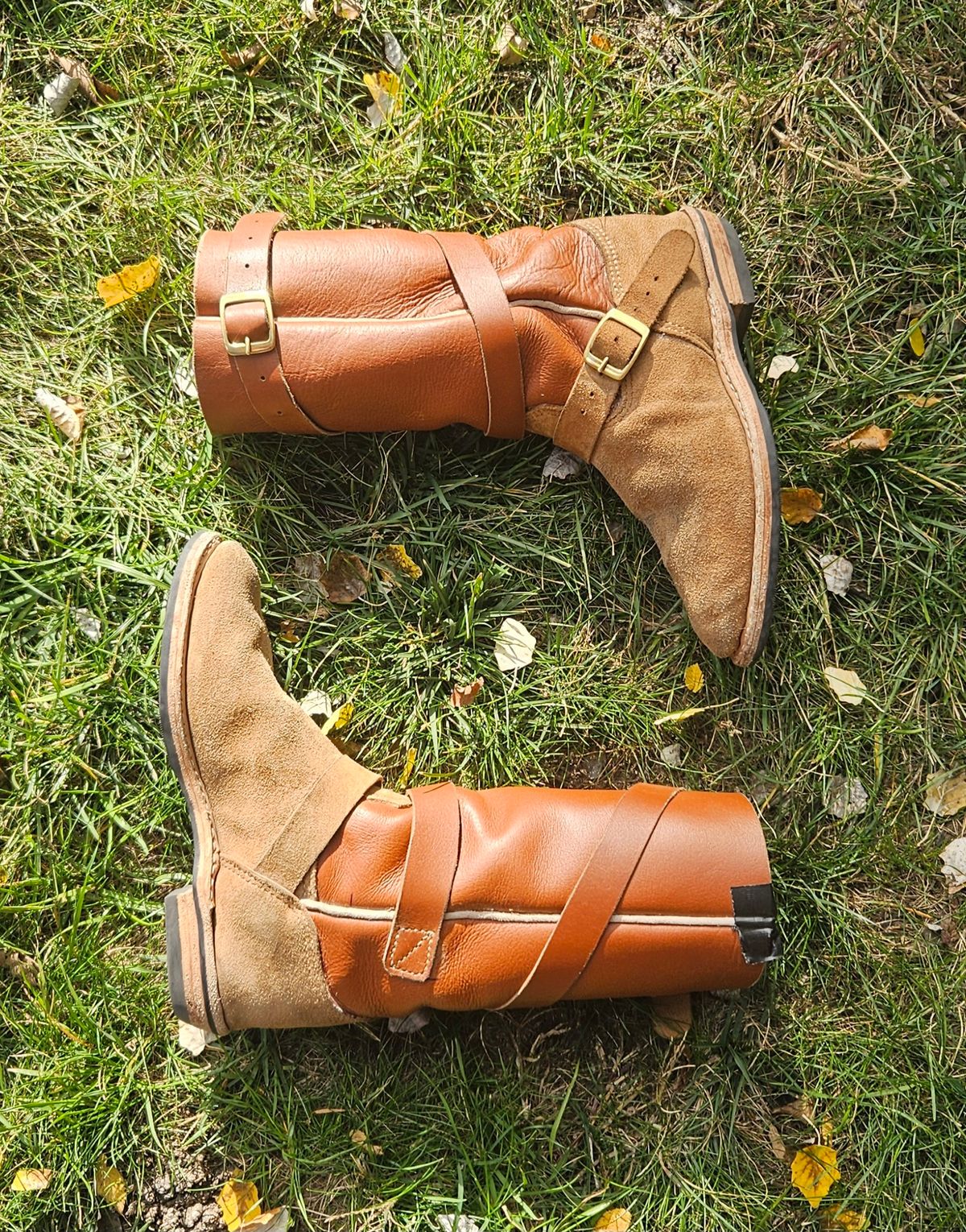 Photo by Jakesleather1505 on October 31, 2025 of the Self Made Cowboy Tanker in 6oz Russet Cowhide.