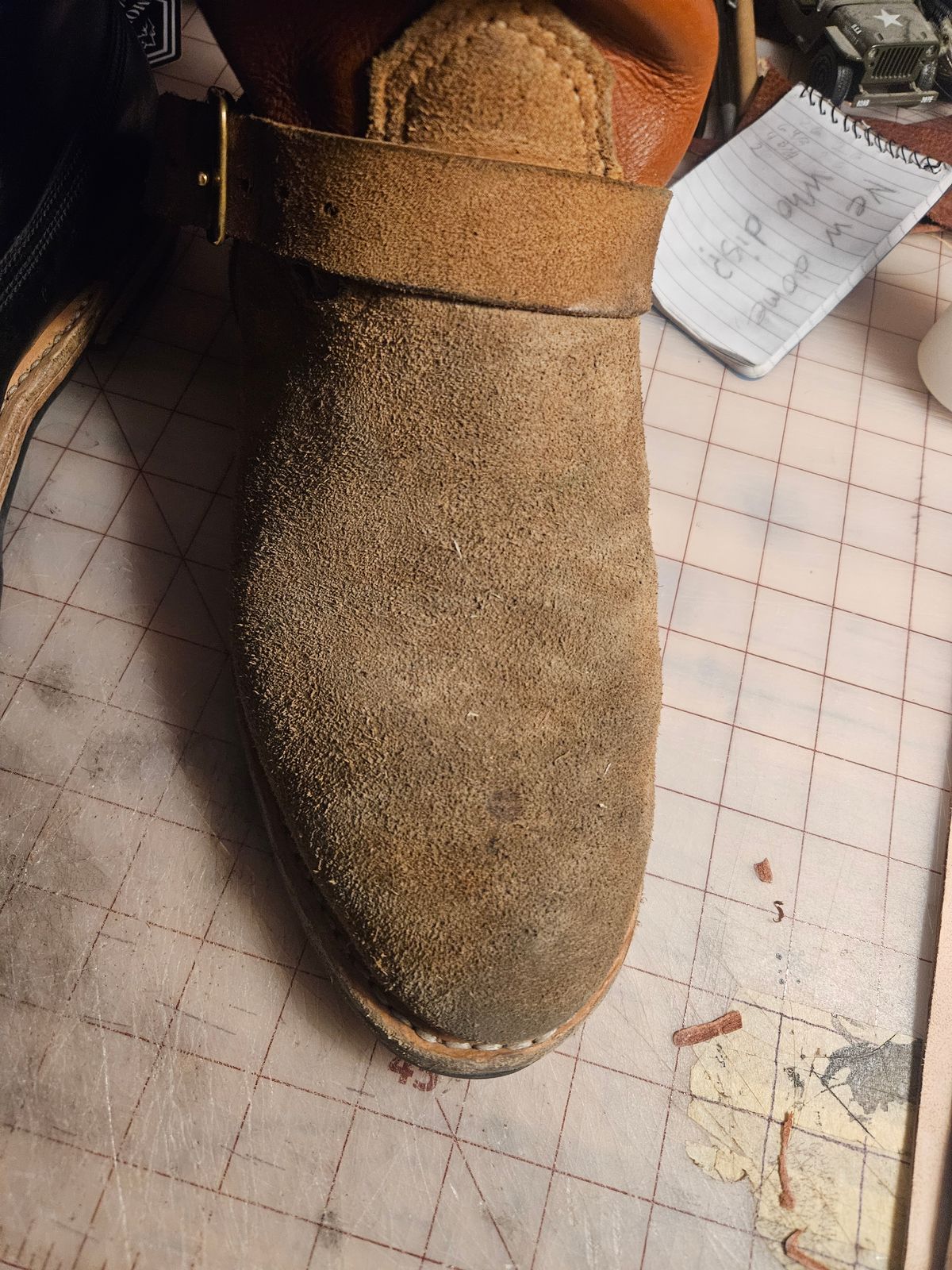 Photo by Jakesleather1505 on November 20, 2025 of the Self Made Cowboy Tanker in 6oz Russet Cowhide.