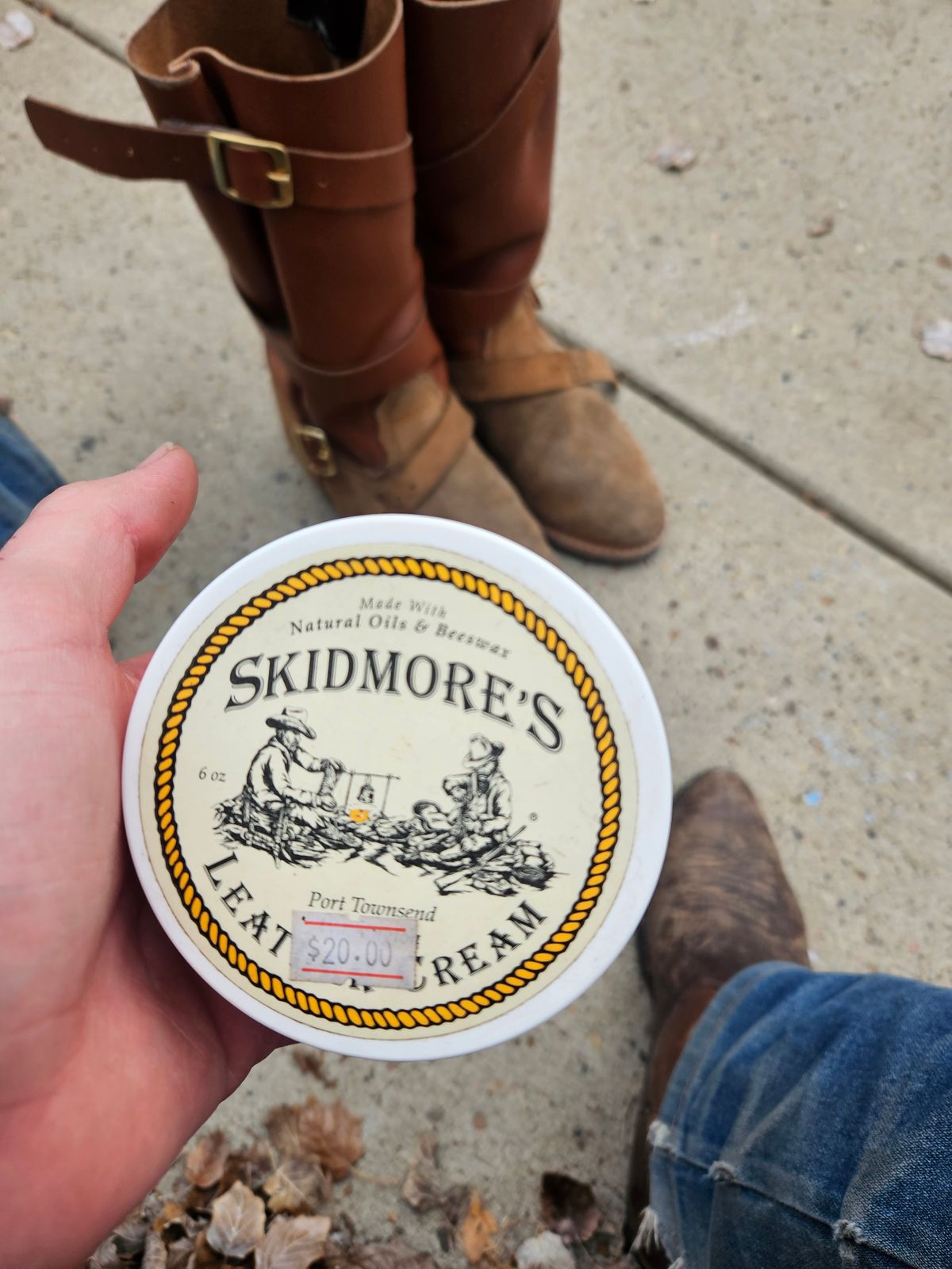 Photo by Jakesleather1505 on November 23, 2025 of the Self Made Cowboy Tanker in 6oz Russet Cowhide.