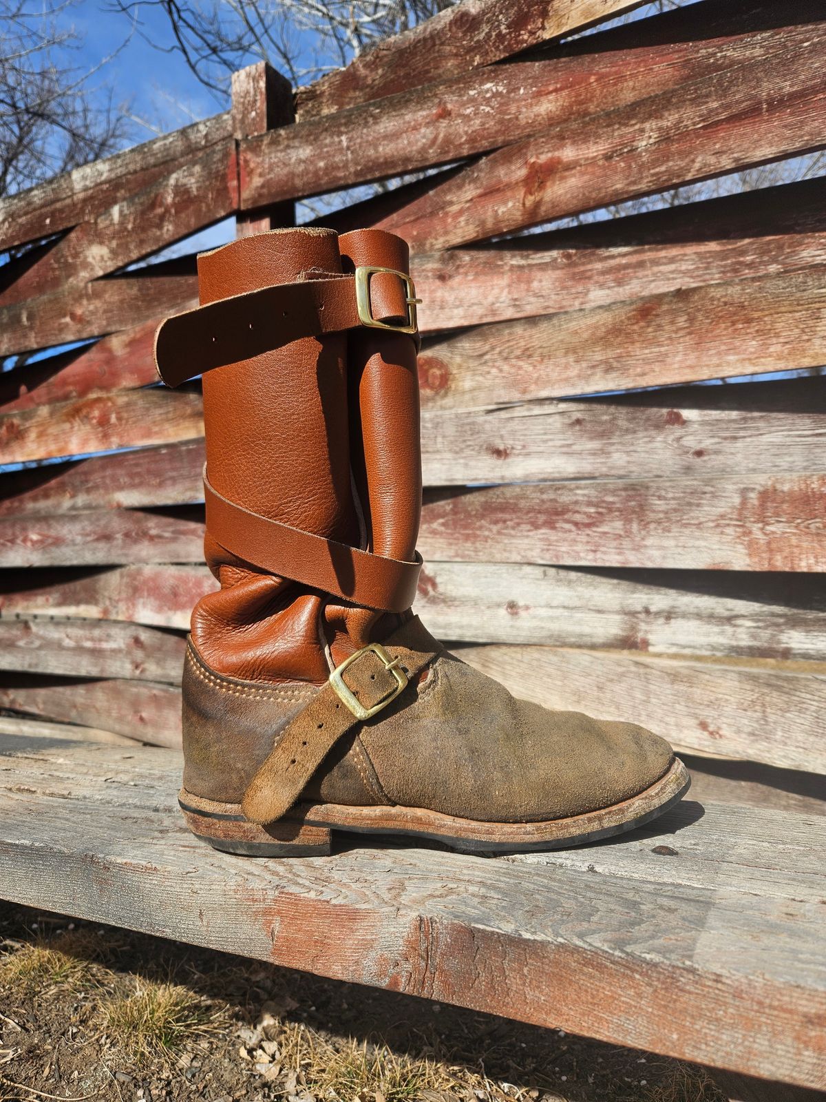 Photo by Jakesleather1505 on March 3, 2026 of the Self Made Cowboy Tanker in 6oz Russet Cowhide.