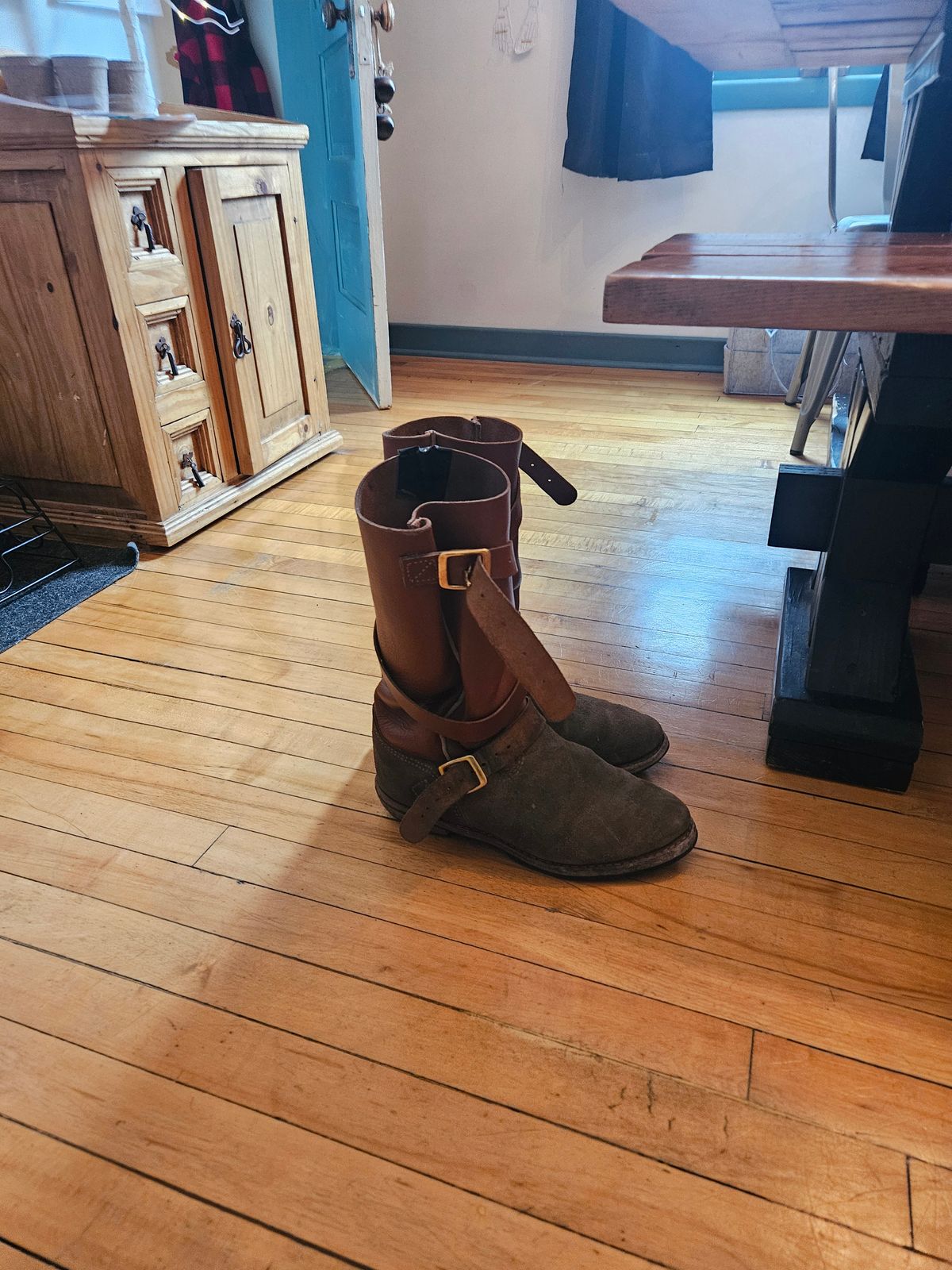 Photo by Jakesleather1505 on April 2, 2026 of the Self Made Cowboy Tanker in 6oz Russet Cowhide.