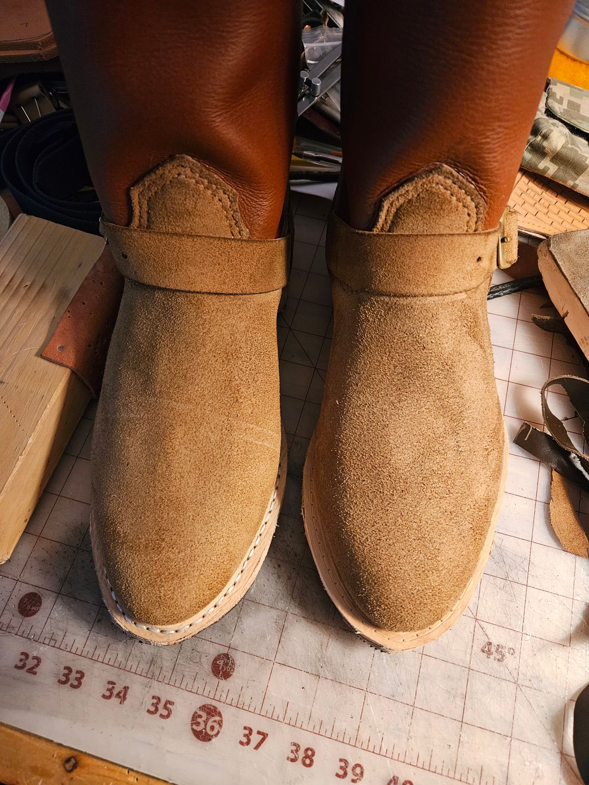 Photo by Jakesleather1505 on August 9, 2025 of the Self Made Cowboy Tanker in 6oz Russet Cowhide.