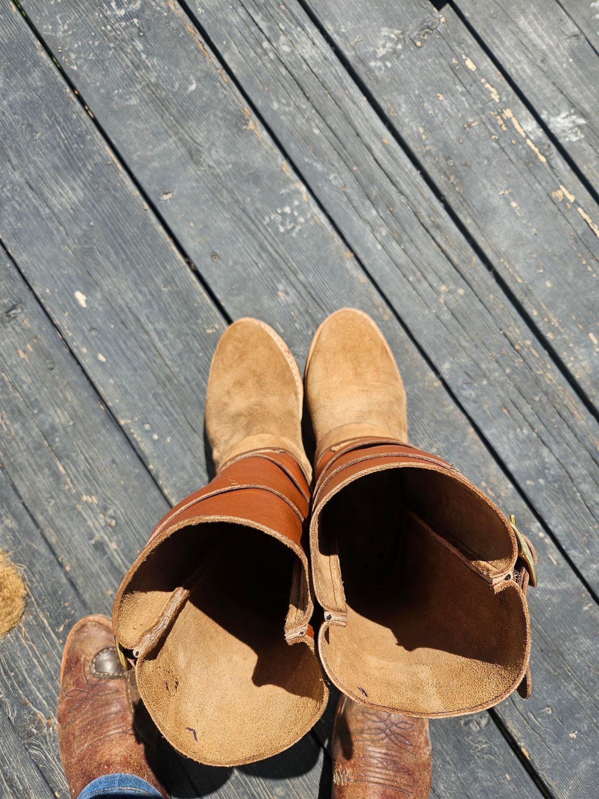 Photo by Jakesleather1505 on August 12, 2025 of the Self Made Cowboy Tanker in 6oz Russet Cowhide.