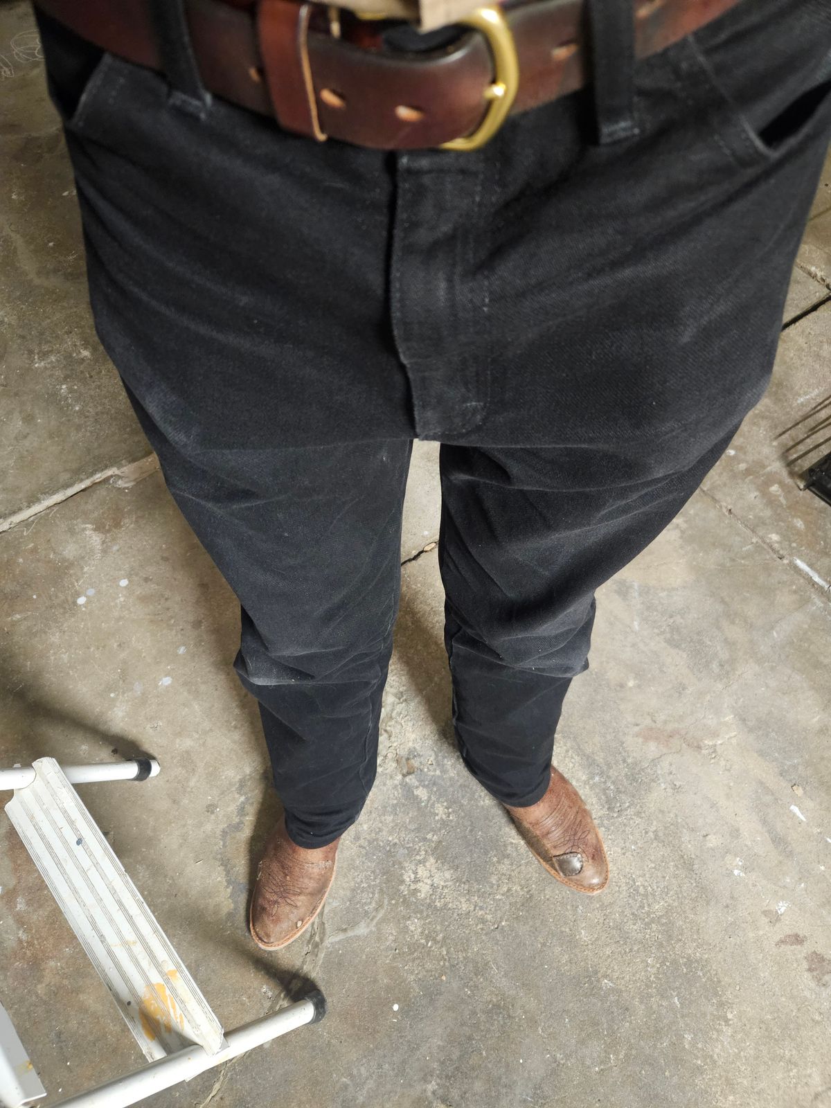 Photo by Jakesleather1505 on May 4, 2025 of the Wrangler Cowboy Cut Slim Fit 0936 in 15 Oz 100% Cotton Denim.