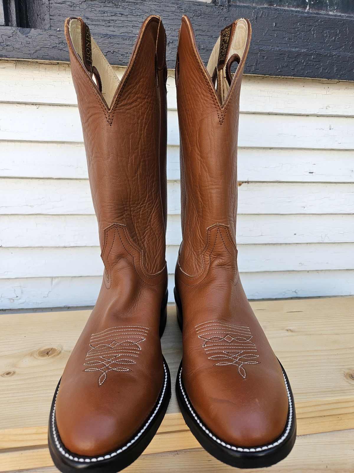 Photo by Jakesleather1505 on August 19, 2025 of the Hondo Boots 7875 in Veg Retan.