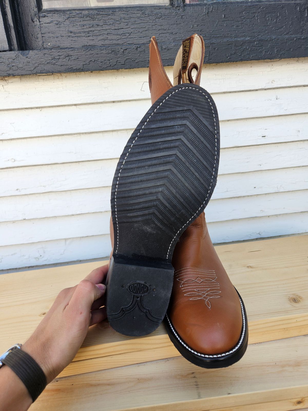 Photo by Jakesleather1505 on August 19, 2025 of the Hondo Boots 7875 in Veg Retan.