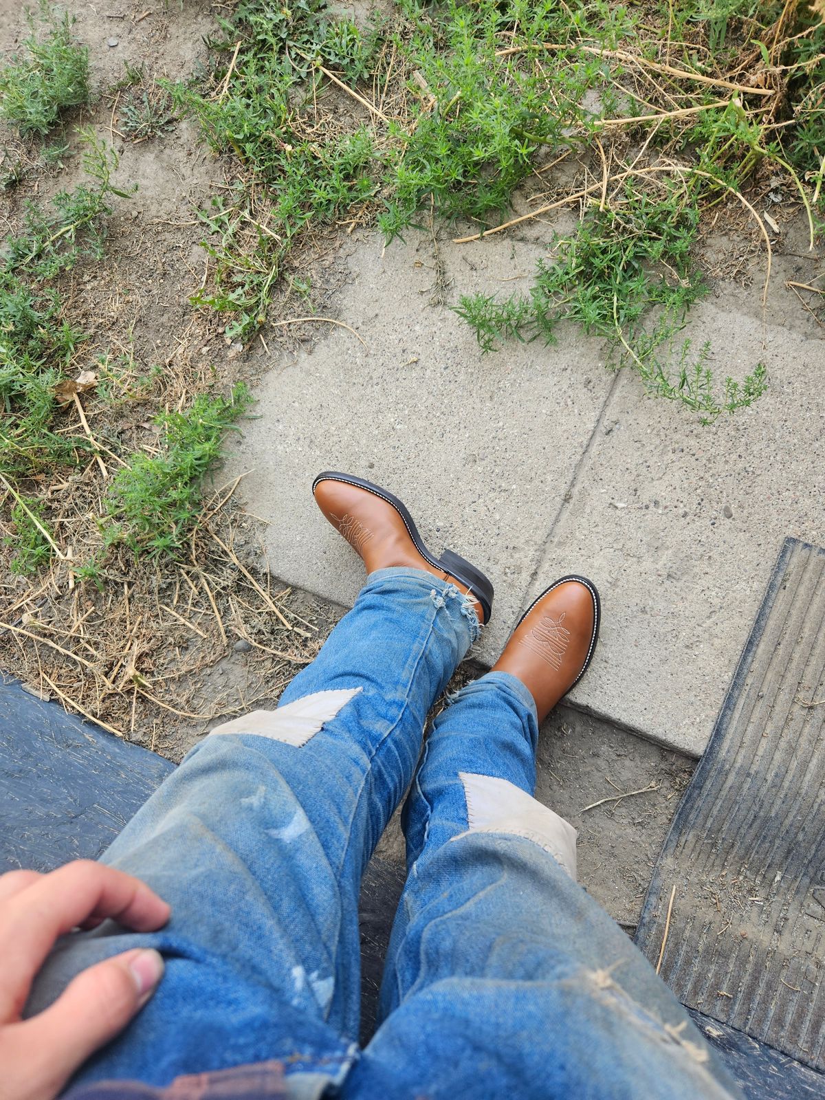 Photo by Jakesleather1505 on August 19, 2025 of the Hondo Boots 7875 in Veg Retan.