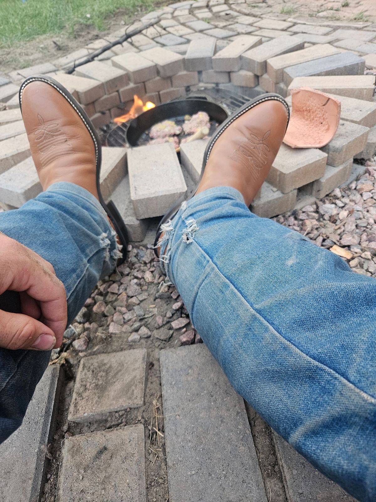Photo by Jakesleather1505 on August 20, 2025 of the Hondo Boots 7875 in Veg Retan.