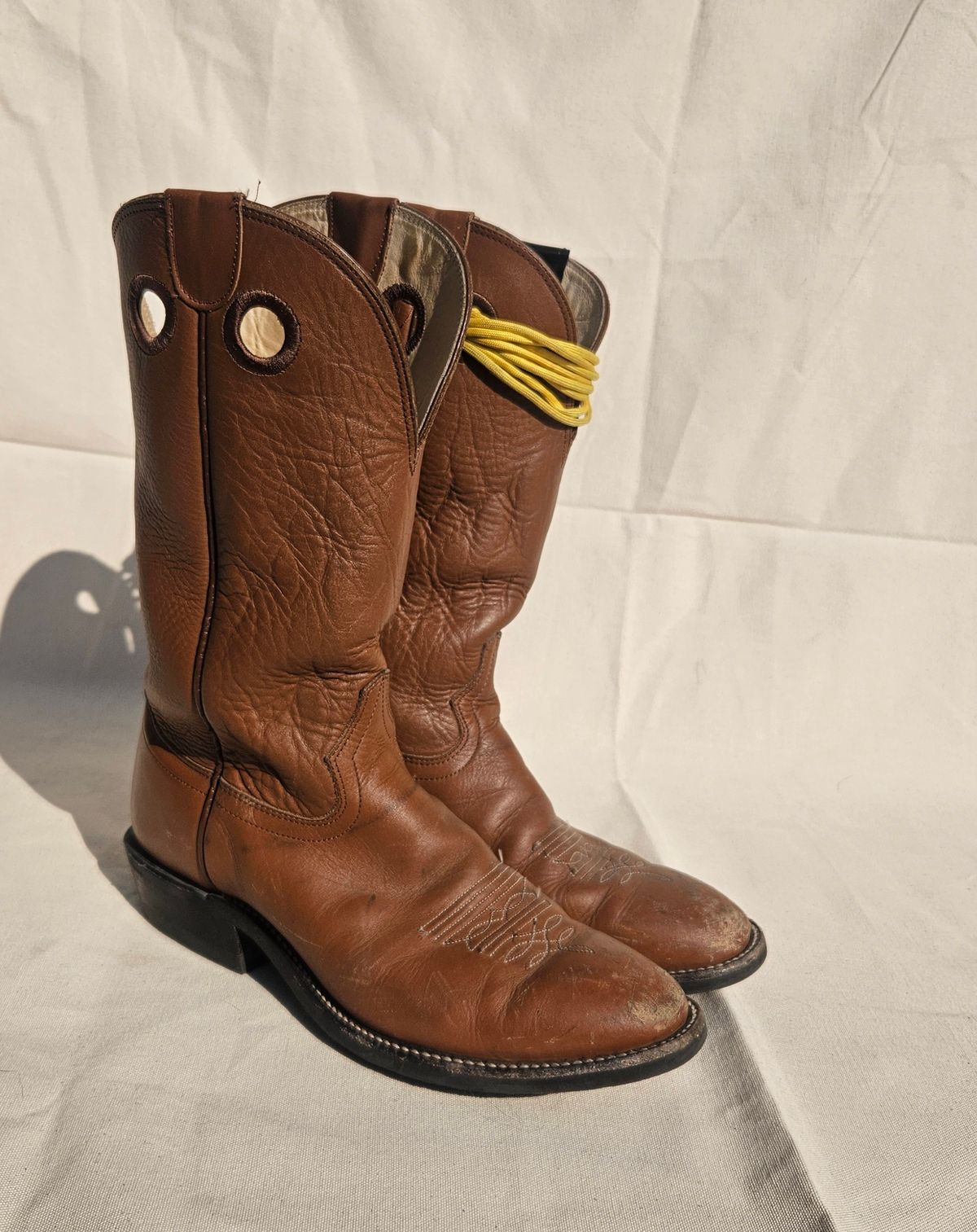Photo by Jakesleather1505 on September 26, 2025 of the Hondo Boots 7875 in Veg Retan.