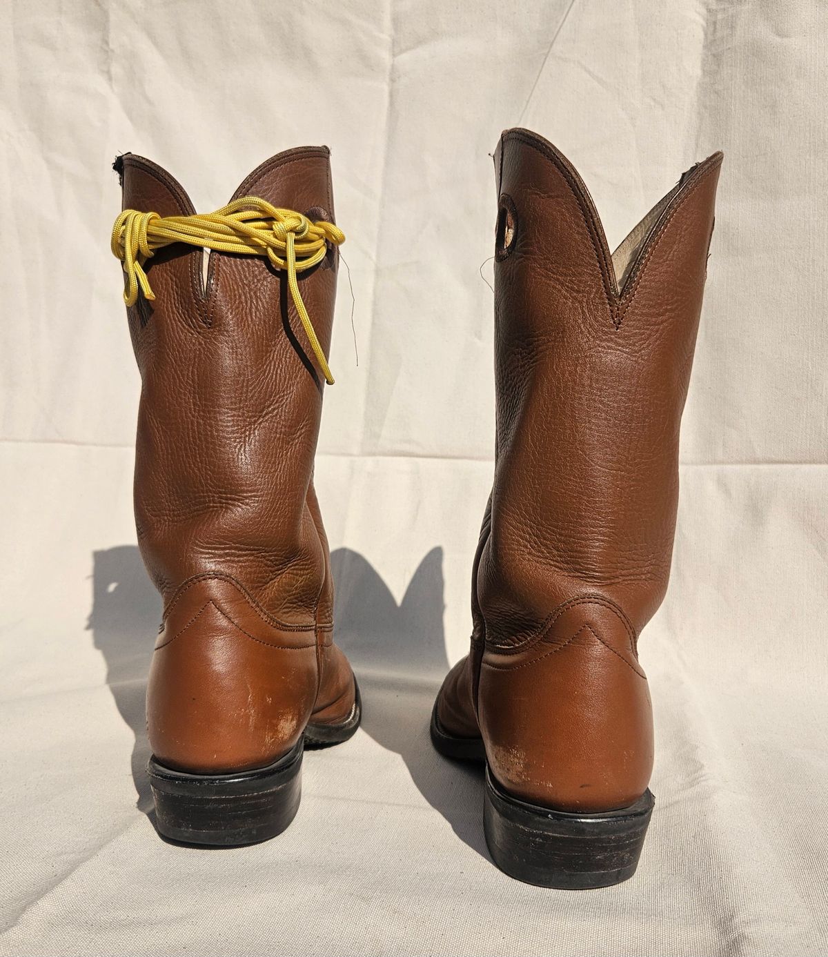 Photo by Jakesleather1505 on September 26, 2025 of the Hondo Boots 7875 in Veg Retan.