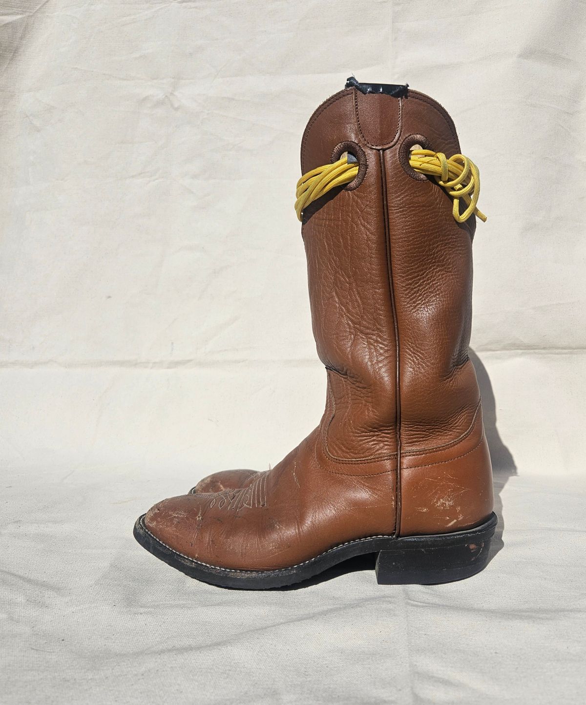 Photo by Jakesleather1505 on October 2, 2025 of the Hondo Boots 7875 in Veg Retan.