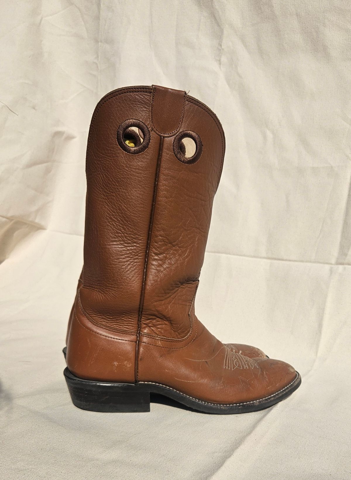 Photo by Jakesleather1505 on September 26, 2025 of the Hondo Boots 7875 in Veg Retan.