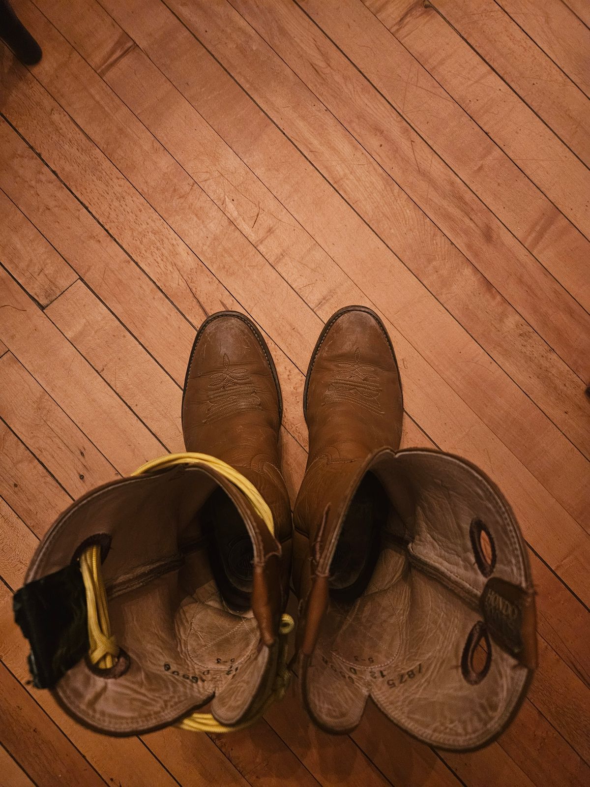 Photo by Jakesleather1505 on November 6, 2025 of the Hondo Boots 7875 in Veg Retan.