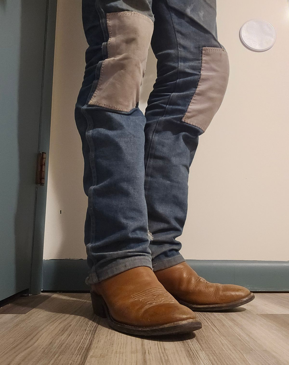 Photo by Jakesleather1505 on January 6, 2026 of the Hondo Boots 7875 in Veg Retan.