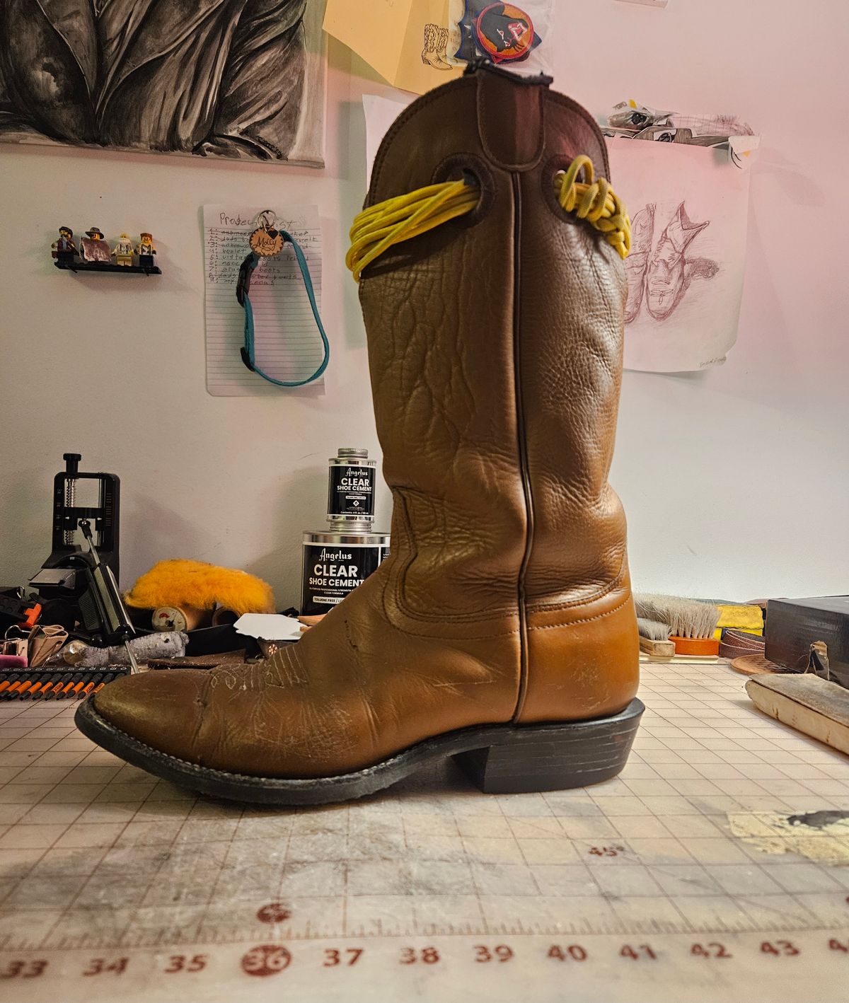 Photo by Jakesleather1505 on January 5, 2026 of the Hondo Boots 7875 in Veg Retan.