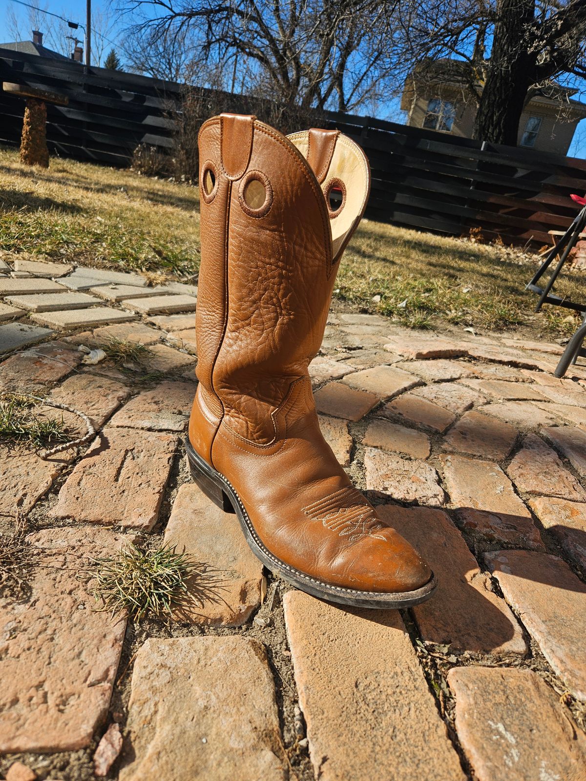 Photo by Jakesleather1505 on February 5, 2026 of the Hondo Boots 7875 in Veg Retan.