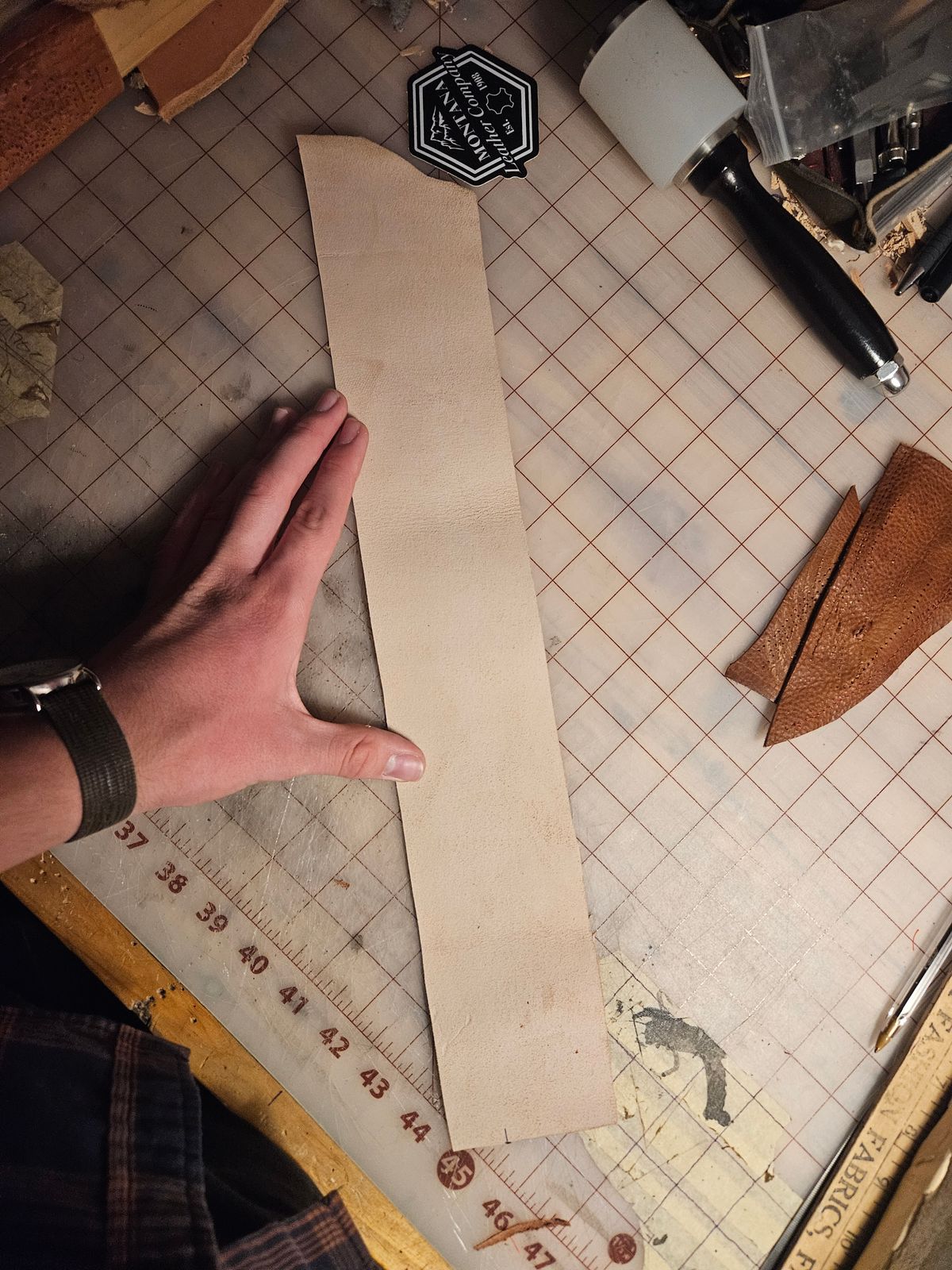 Photo by Jakesleather1505 on November 15, 2025 of the Self Made Full Rough Out Roper in 5-6oz Oil Tanned Cowhide From Scrap Bin.