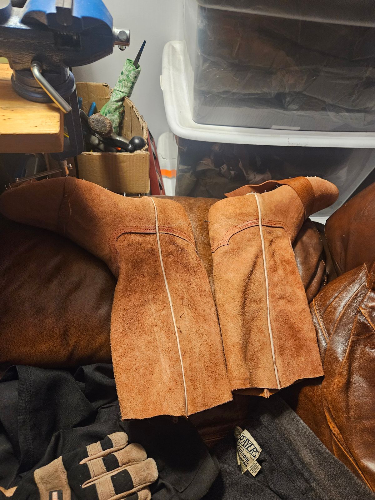 Photo by Jakesleather1505 on November 29, 2025 of the Self Made Full Rough Out Roper in 5-6oz Oil Tanned Cowhide From Scrap Bin.