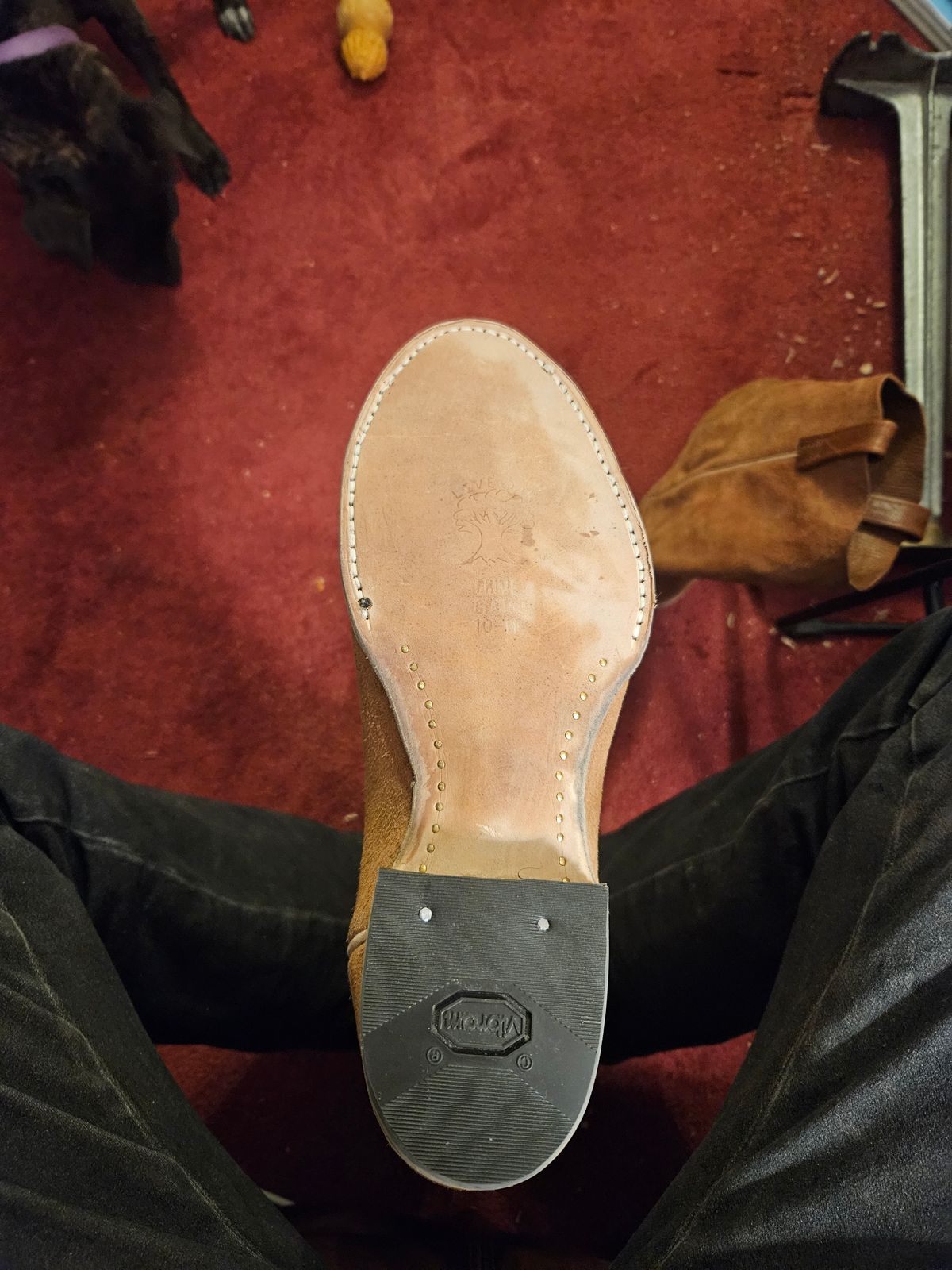 Photo by Jakesleather1505 on December 19, 2025 of the Self Made Full Rough Out Roper in 5-6oz Oil Tanned Cowhide From Scrap Bin.