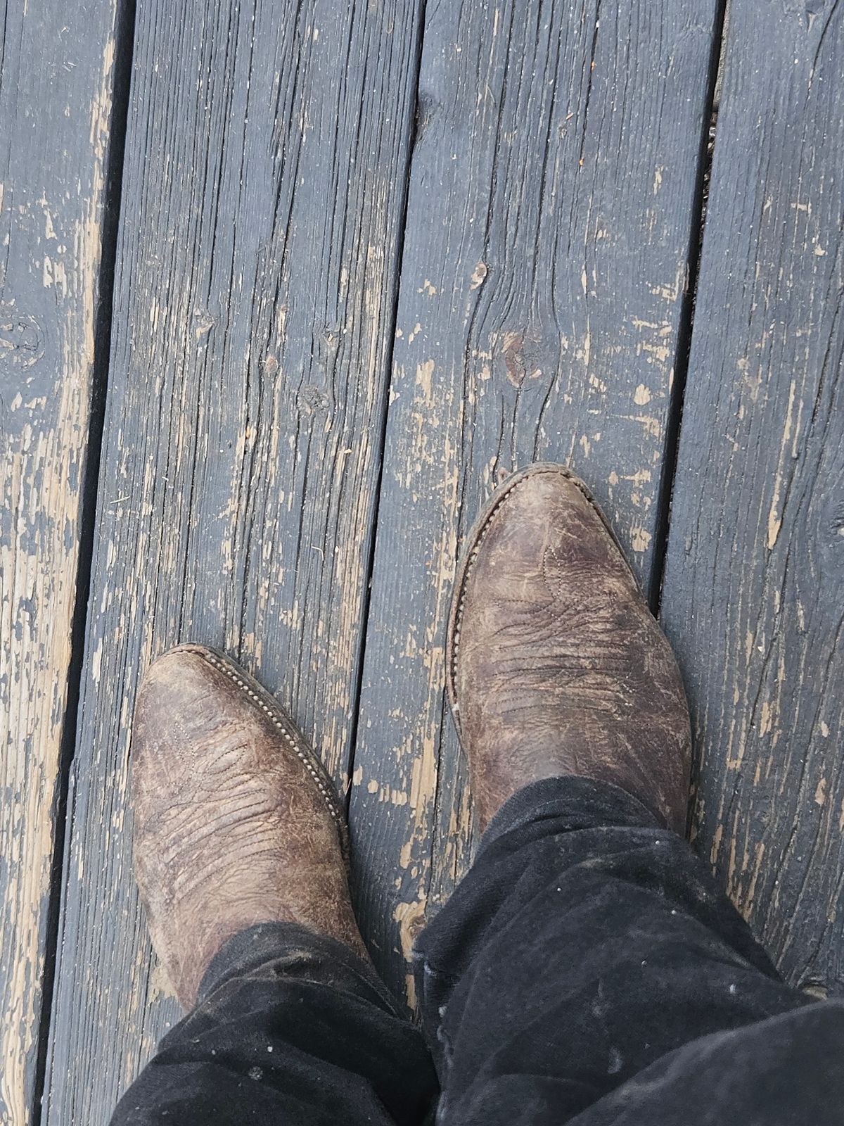 Photo by Jakesleather1505 on May 20, 2025 of the Nocona 6736 in Chocolate Bullhide And Oil Tanned Tops.
