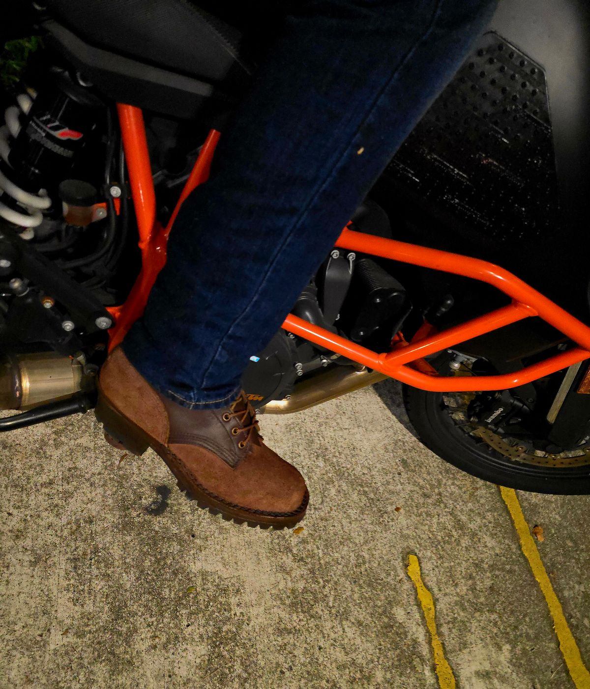 Photo by ZChua on June 23, 2025 of the JK Boots Superduty in Seidel Brown Oil Tan.